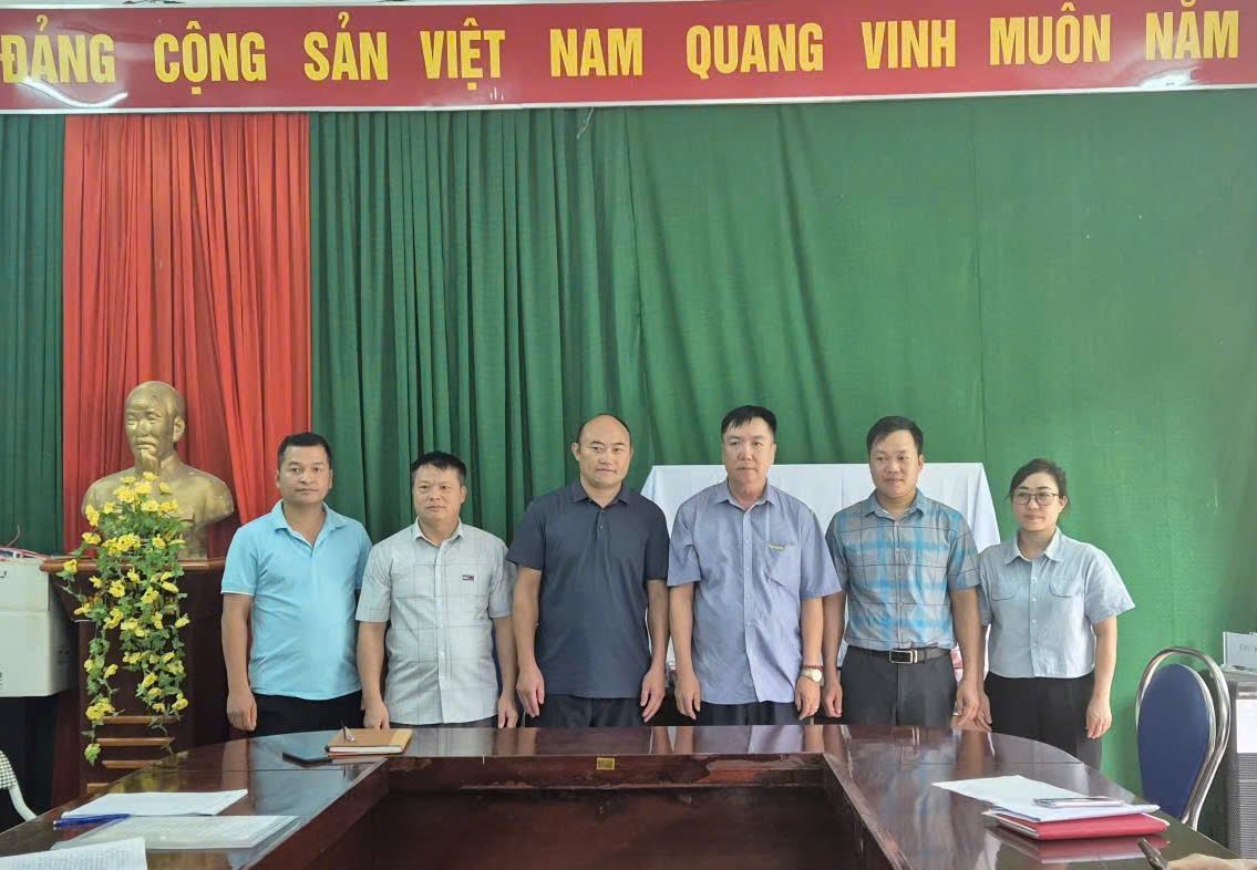 Trung tâm Y tế khu vực Yên Minh tiếp nhận bàn giao Trạm Y tế Vần Chải