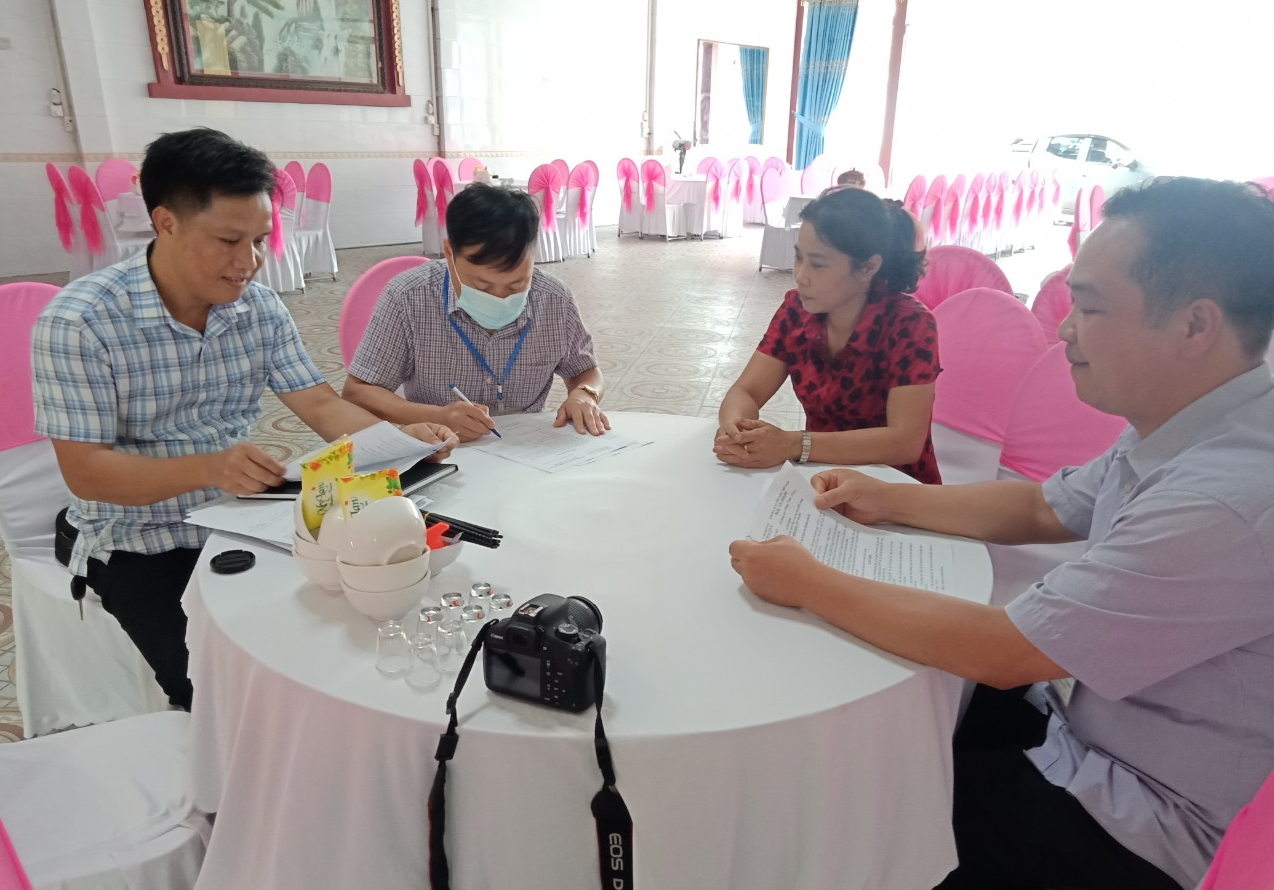 Đoàn kiểm tra giấy phép, điều kiện đảm bảo an toàn thực phẩm tại cơ sở có tổ chức điểm thi tốt nghiệp THPT năm 2022