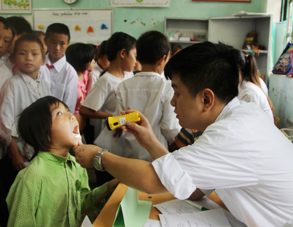 PHÁT HIỆN VÀ PHÒNG BỆNH VIÊM TAI GIỮA Ở TRẺ NHỎ