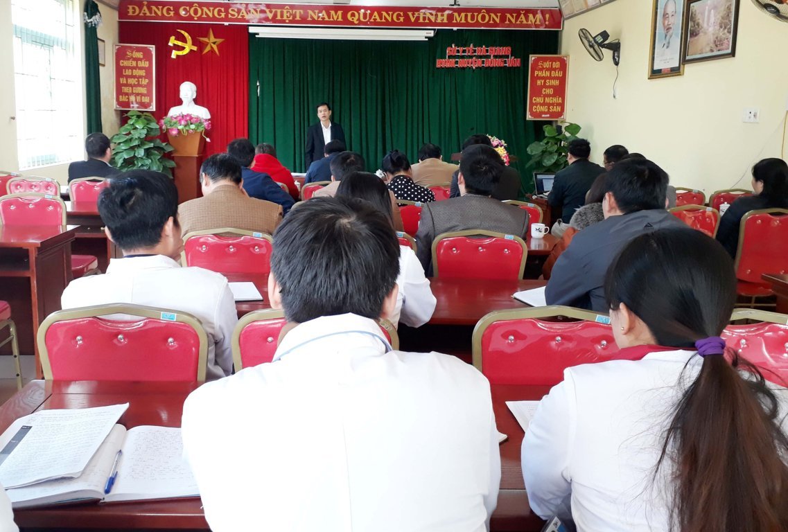 Đồng chí Nguyễn Đình Dích - Phó Giám đốc Sở Y tế phát biểu tại buổi làm việc