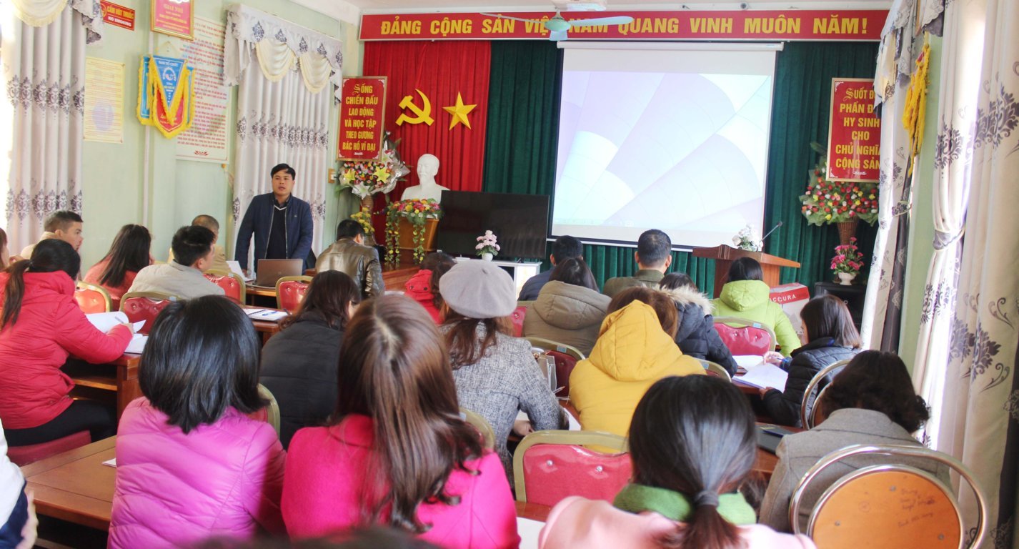 Giảng viên Viện Dinh dưỡng triển khai tập huấn nội dung về bổ sung vi chất dinh dưỡng cho các học viên