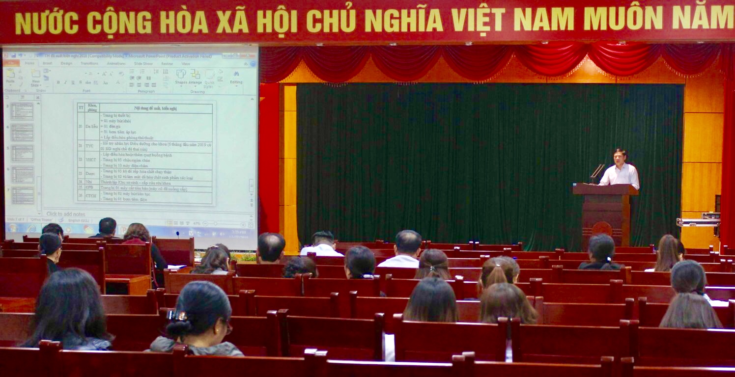Đ/c Hoàng Tiến Việt, Bí thư Đảng ủy, Giám đốc Bệnh viện chủ trì Hội nghị