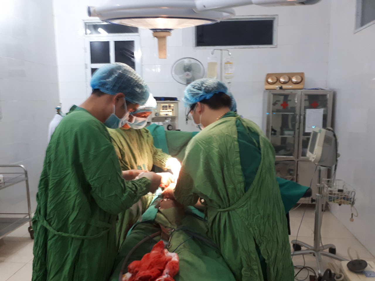 Bệnh viện đa khoa Xín Mần cấp cứu thành công người bệnh vỡ lách do chấn thương