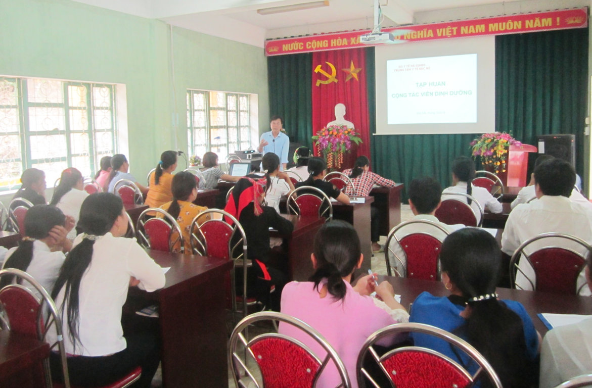 TRUNG TÂM Y TẾ BẮC MÊ  TẬP HUẤN CỘNG TÁC VIÊN DINH DƯỠNG
