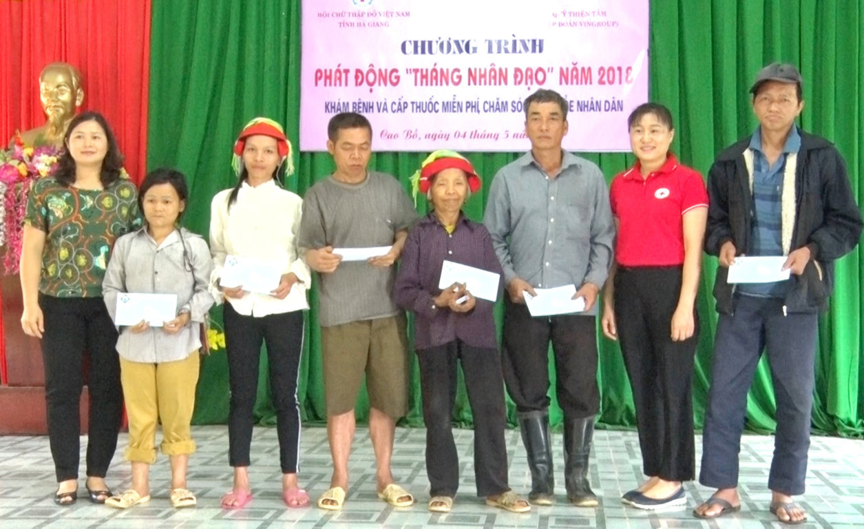 KHÁM BỆNH, CẤP PHÁT THUỐC MIỄN PHÍ  TẠI XÃ CAO BỒ HUYỆN VỊ XUYÊN