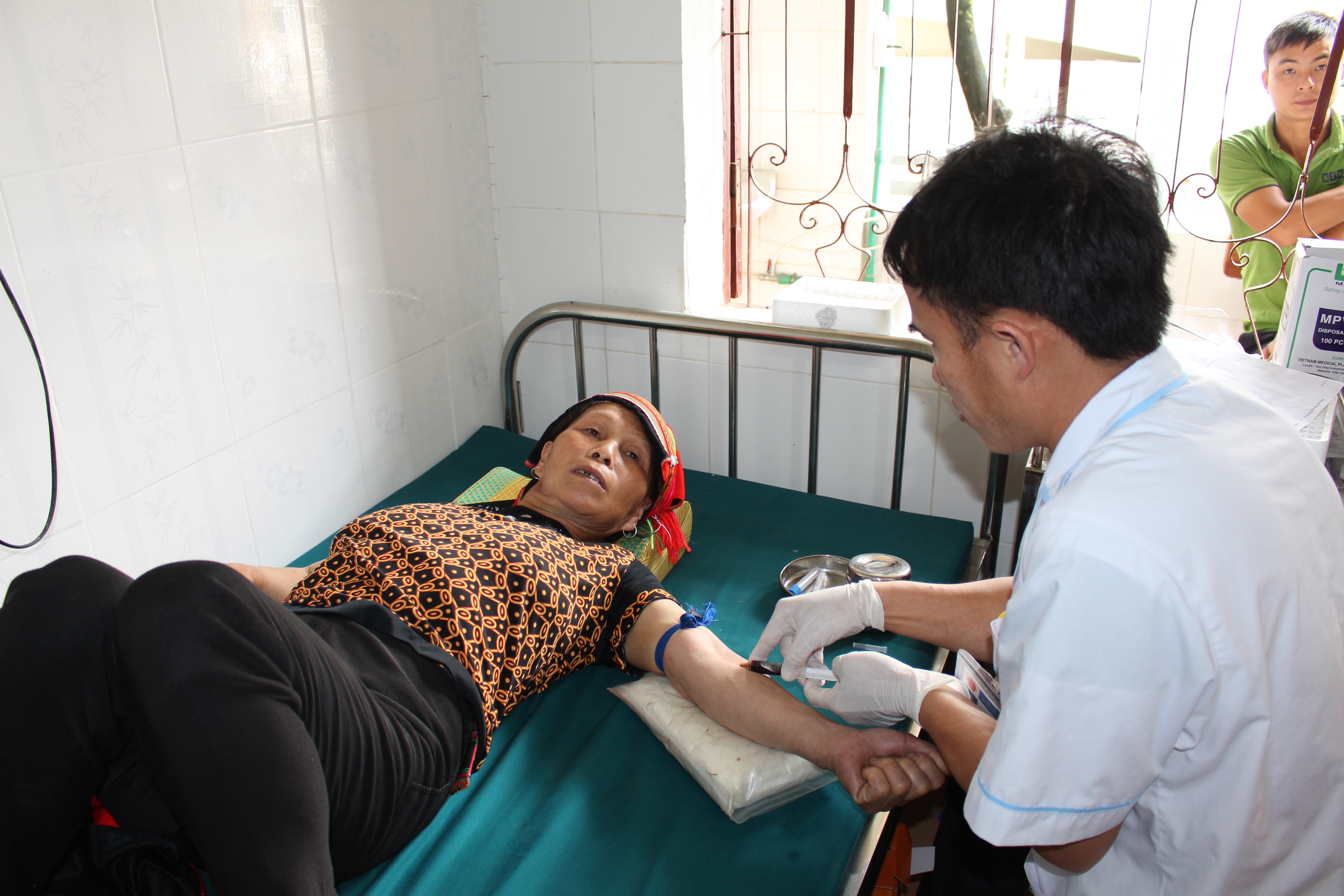 Trên 10 nghìn lượt người đến khám chữa bệnh tại Bệnh viện đa khoa huyện
