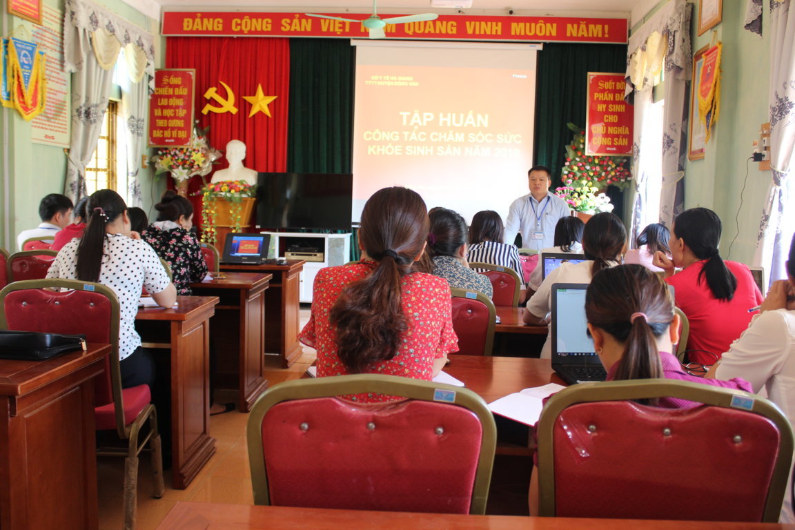 TRUNG TÂM Y TẾ HUYỆN ĐỒNG VĂN TỔ CHỨC TẬP HUẤN  CÔNG TÁC CHĂM SÓC SỨC KHỎE SINH SẢN NĂM 2018