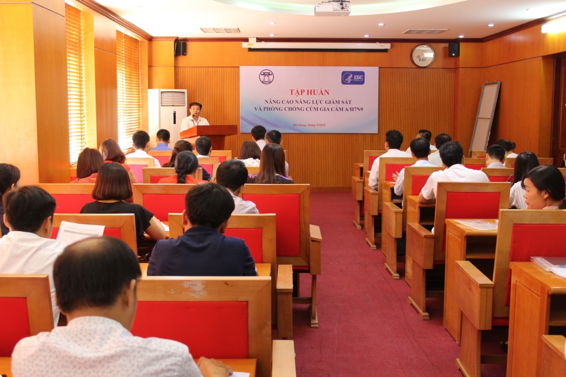 Đ/c Nguyễn Trần Tuấn – Giám đốc Trung tâm Kiểm soát bệnh tật tỉnh phát biểu khai mạc tại lớp tập huấn