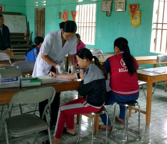 Tư vấn xét nghiệm HIV cho người dân