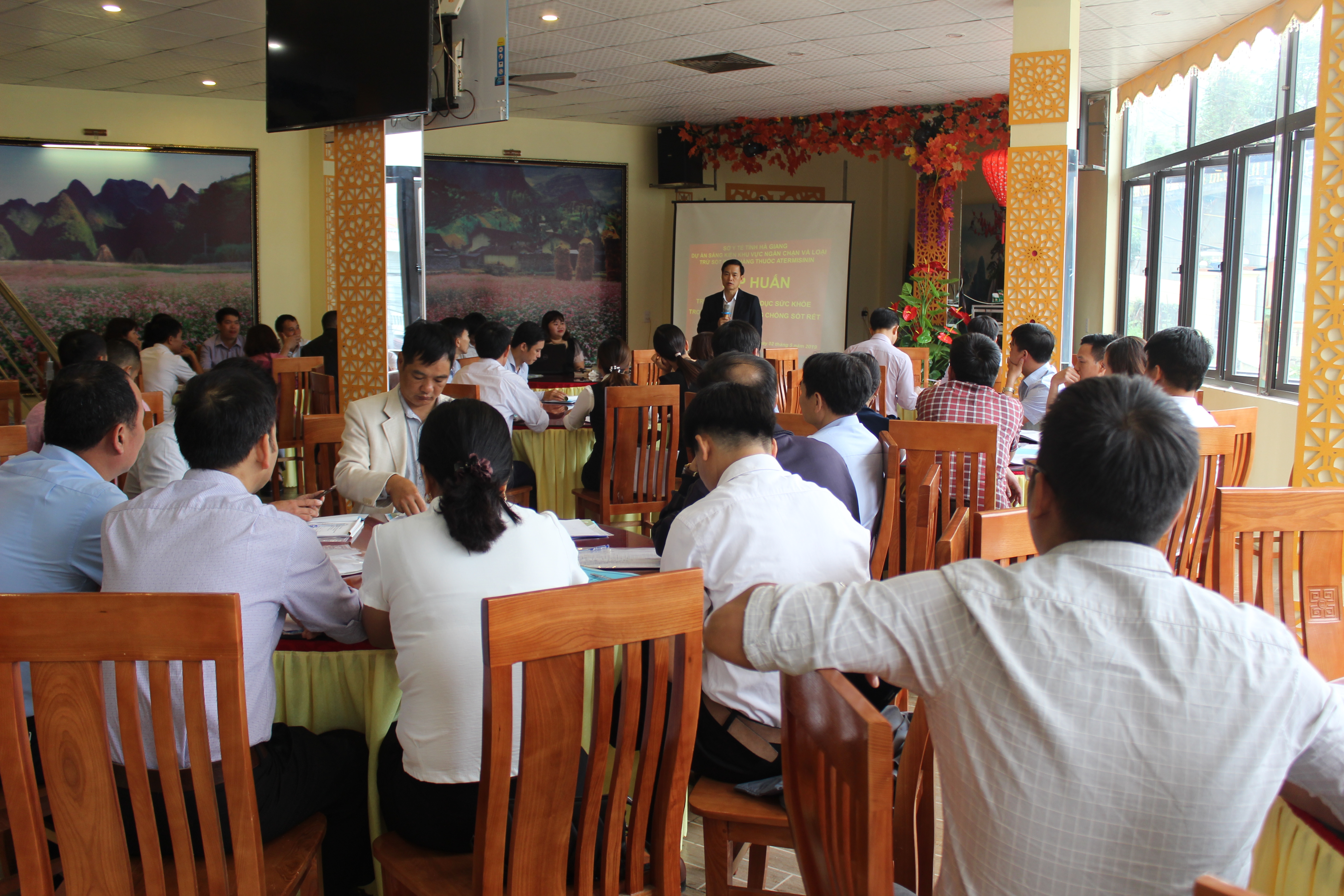 Đồng chí Nguyễn Đình Dích, Phó Giám đốc Sở Y tế, Trưởng Ban quản lý dự án khai mạc lớp tập huấn