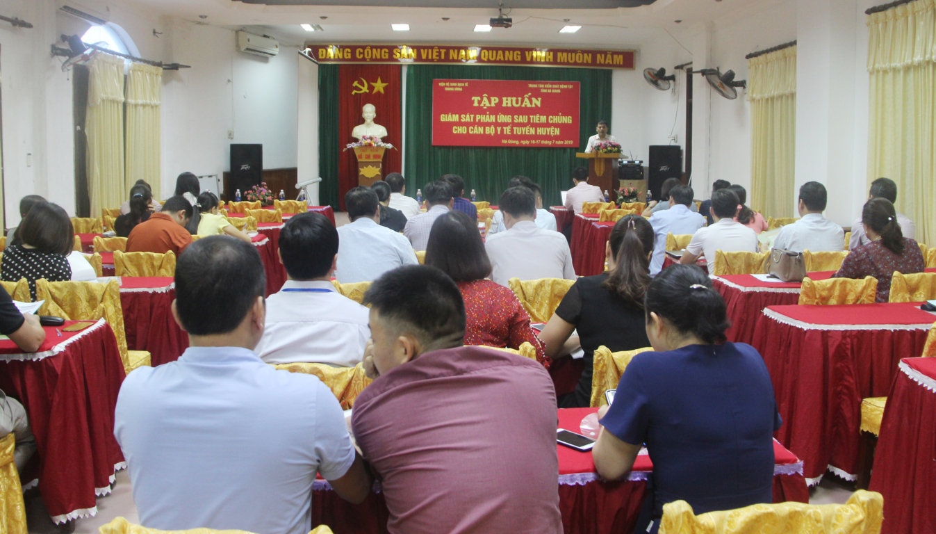 Ths. Nguyễn Trần Tuấn, Giám đốc Trung tâm Kiểm soát bệnh tật phát biểu khai mạc lớp tập huấn