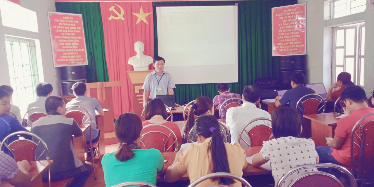 Đ/c Lệnh Đức Tuyến, Giám đốc Trung tâm Y tế huyện Quản Bạ khai mạc lớp tập huấn