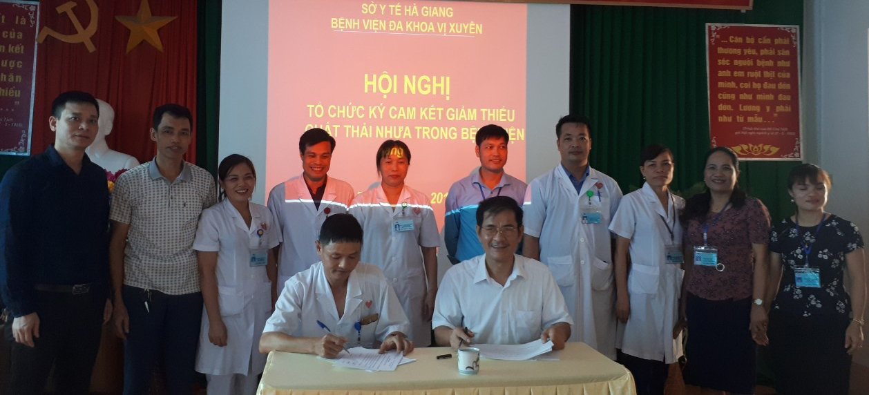 Bệnh viện đa khoa huyện Vị Xuyên tổ chức Hội nghị ký cam kết giảm thiểu chất thải nhựa