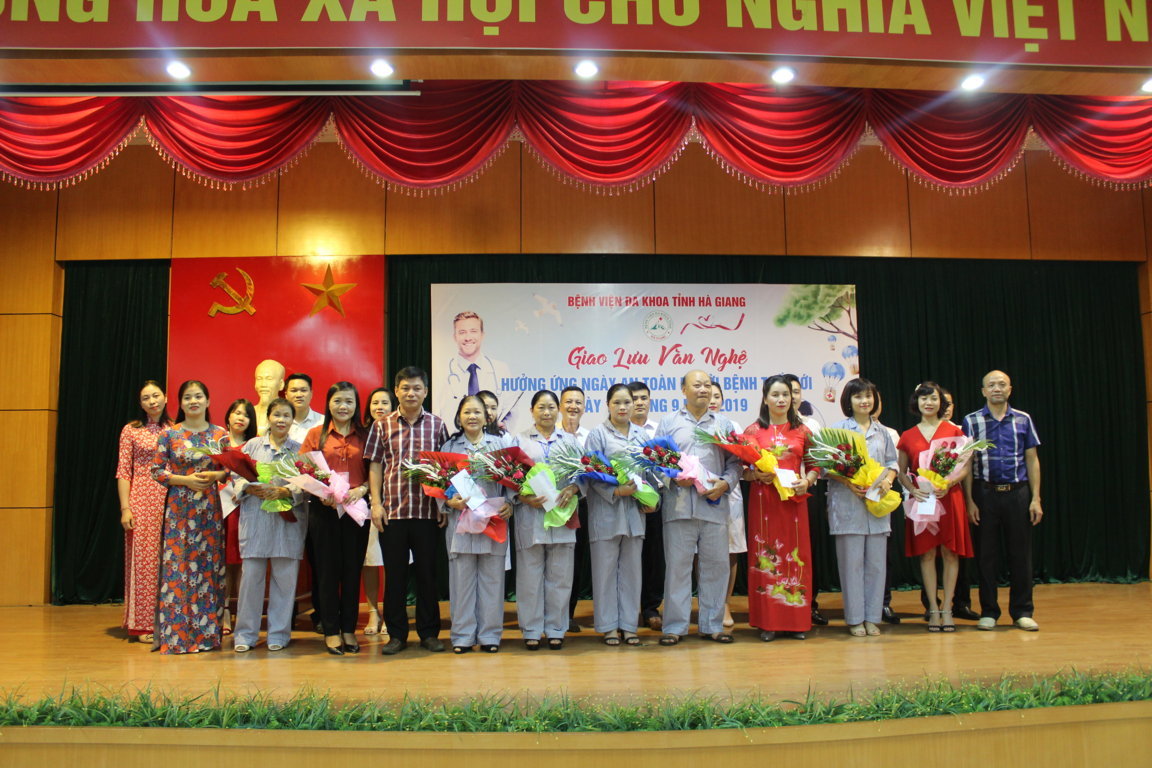 Bệnh viện đa khoa tỉnh tổ chức giao lưu văn nghệ hưởng ứng “Ngày An toàn người bệnh Thế giới”