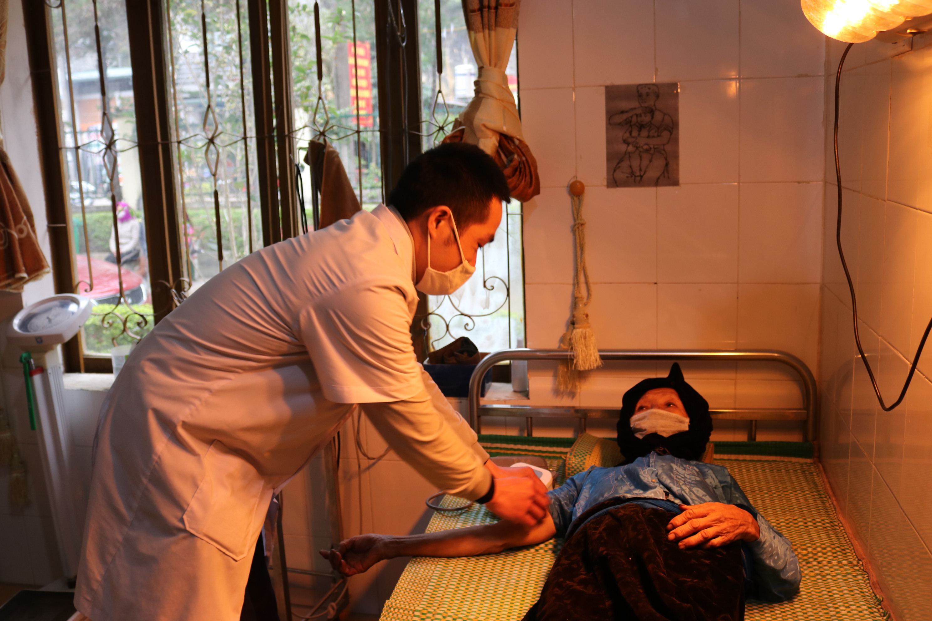 Người bệnh lớn tuổi và trẻ em tăng cao vào mùa rét