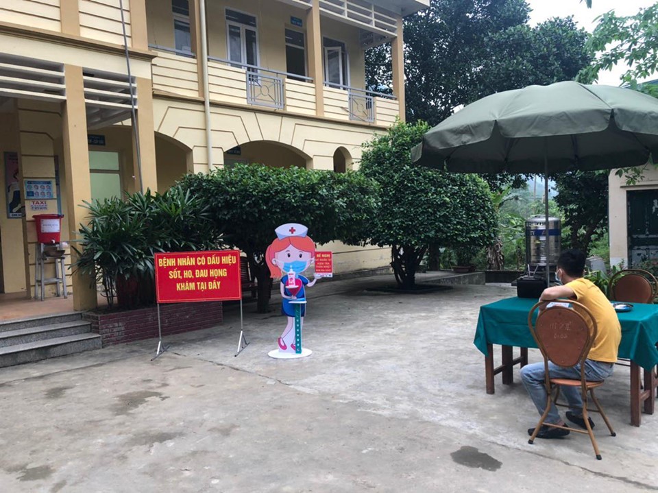 Khu vực khám phân luồng bệnh nhân nghi ngờ mắc Covid-19