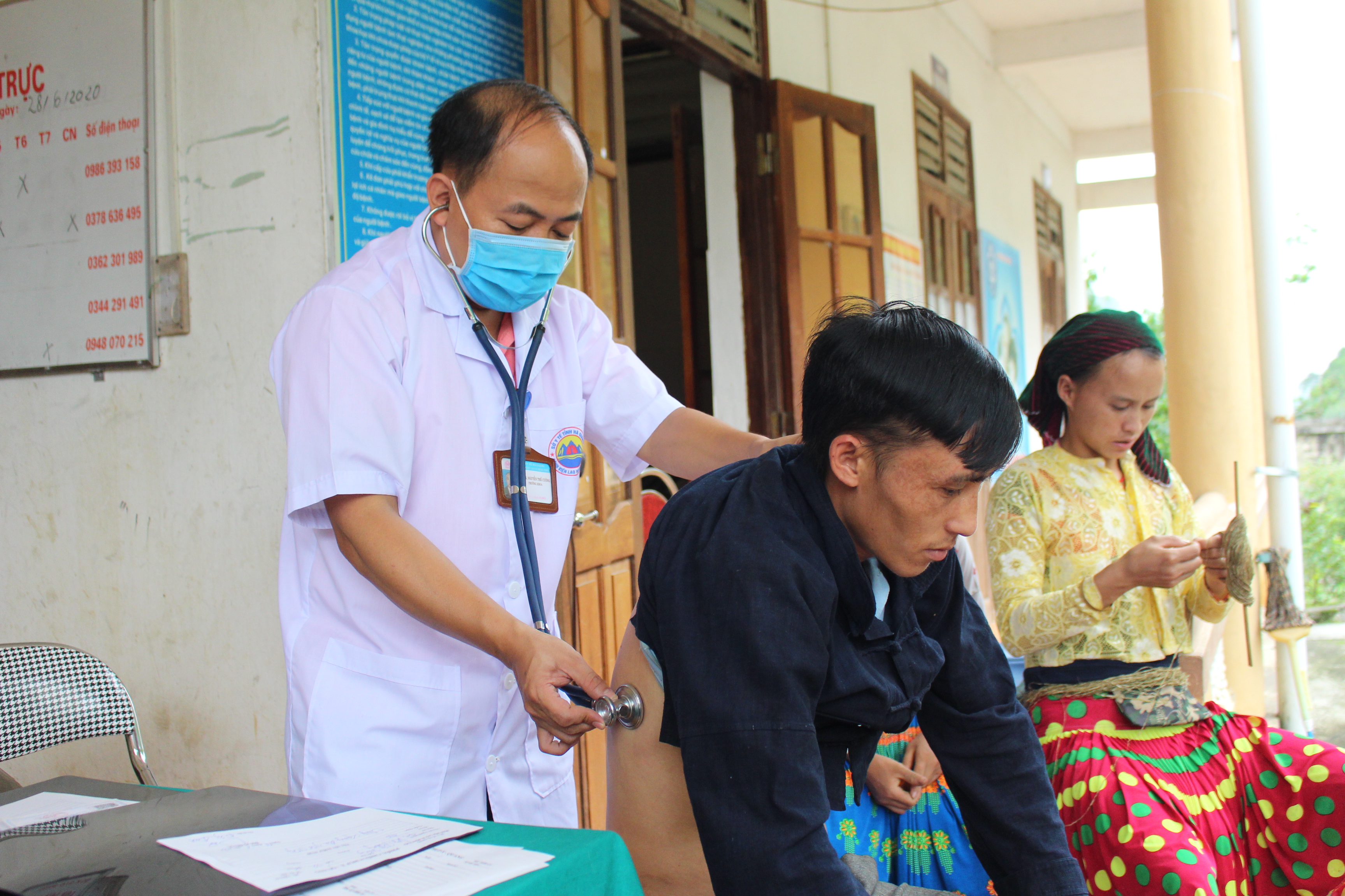 Y, bác sỹ khám phát hiện các trường hợp lao, phổi.