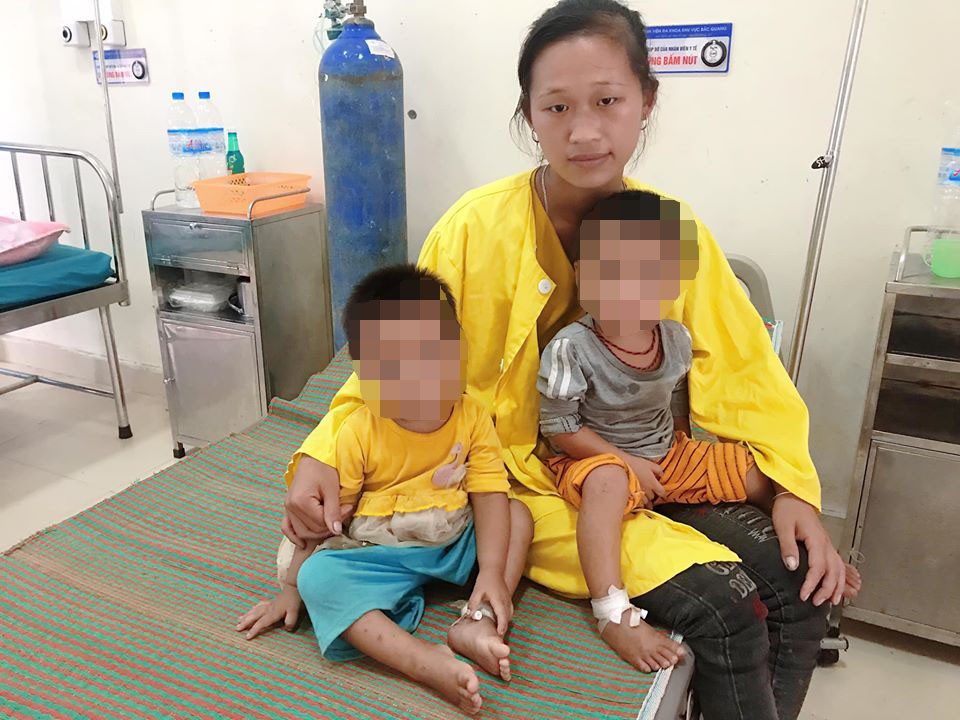 Hai bệnh nhi hiện sức khỏe đã ổn định và đang được chăm sóc theo dõi tại Bệnh viện