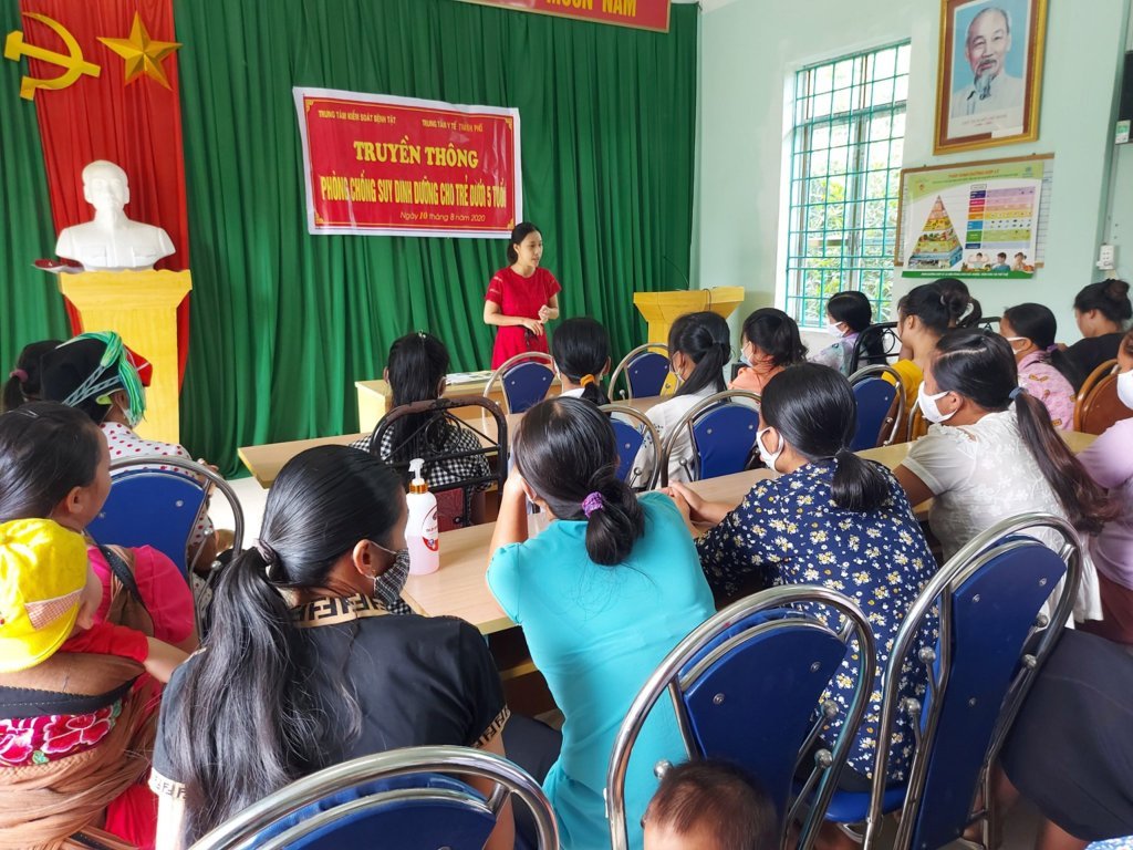 Truyền thông cho người dân tại Trạm Y tế xã Phương Độ