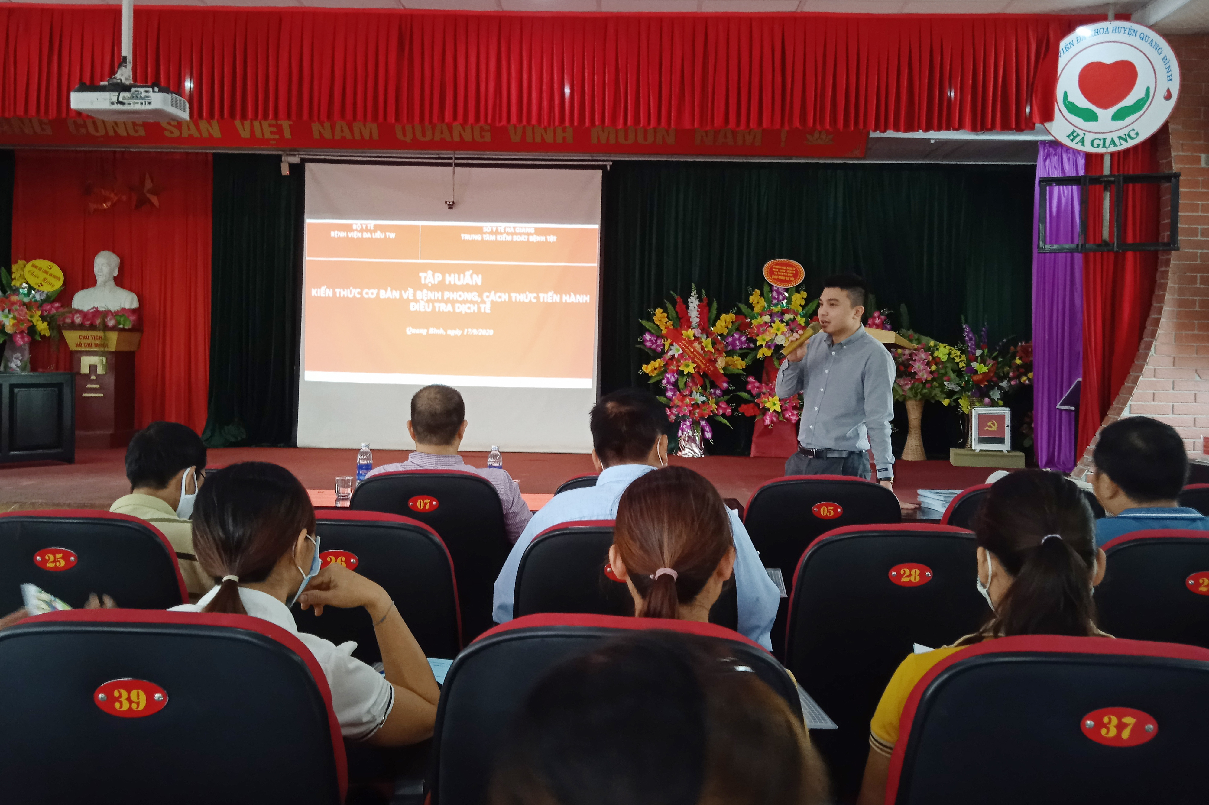 Quang Bình phối hợp tổ chức tập huấn kiến thức cơ bản về bệnh phong