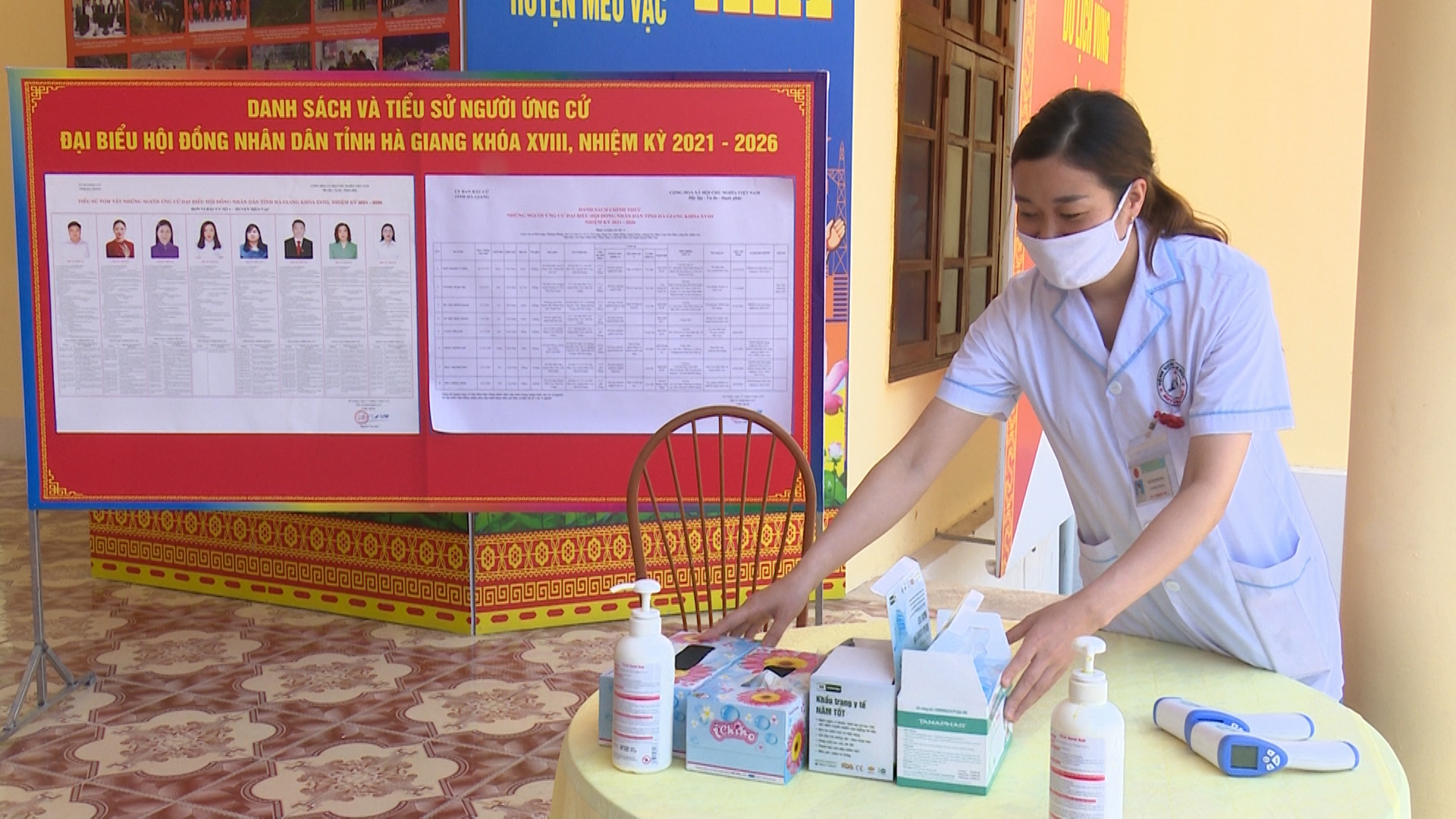 Chuẩn bị sẵn sàng khẩu trang, dung dịch sát khuẩn phục vụ cử tri tại các điểm bầu cử