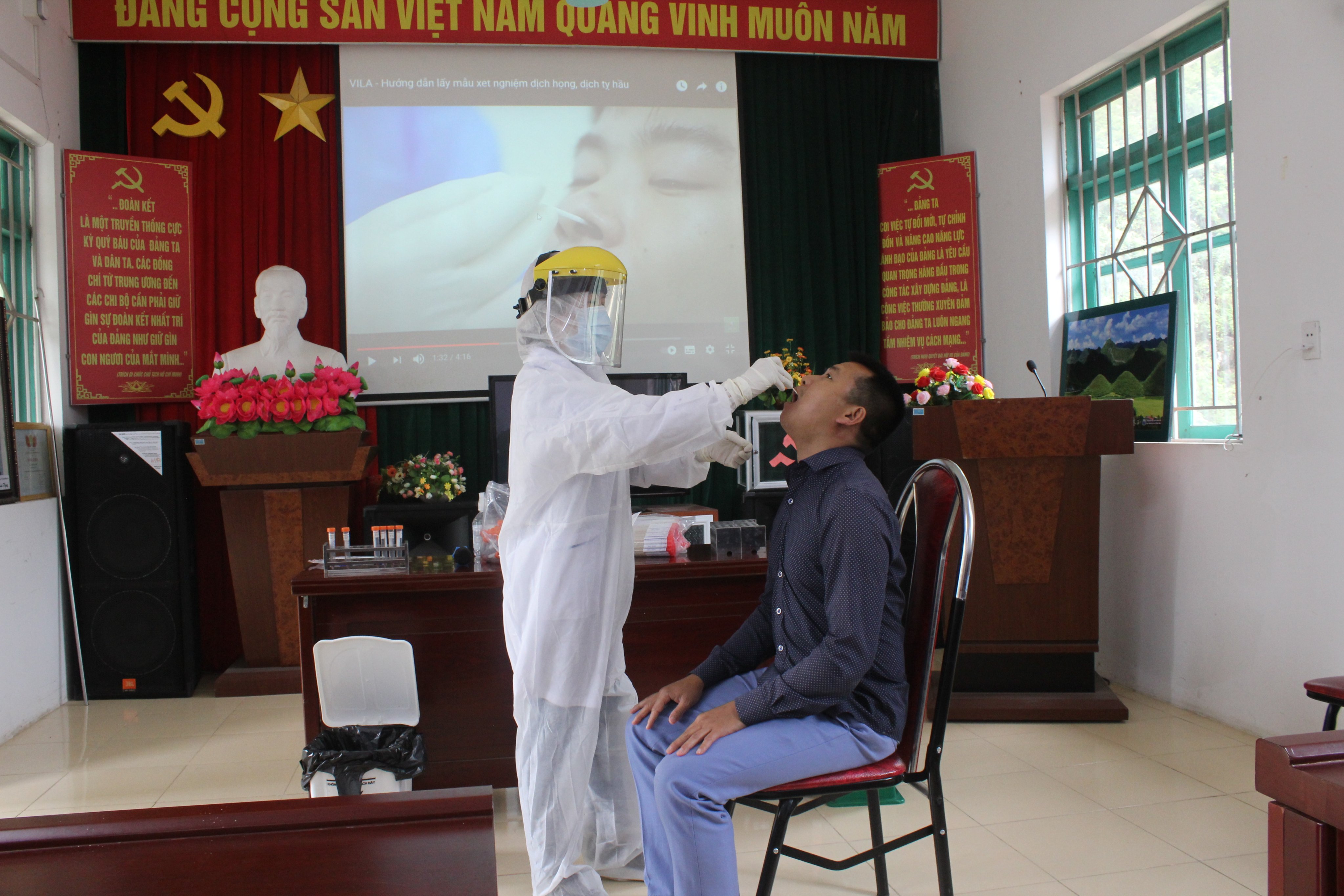 Hướng dẫn thực hành lấy mẫu xét nghiệm COVID-19