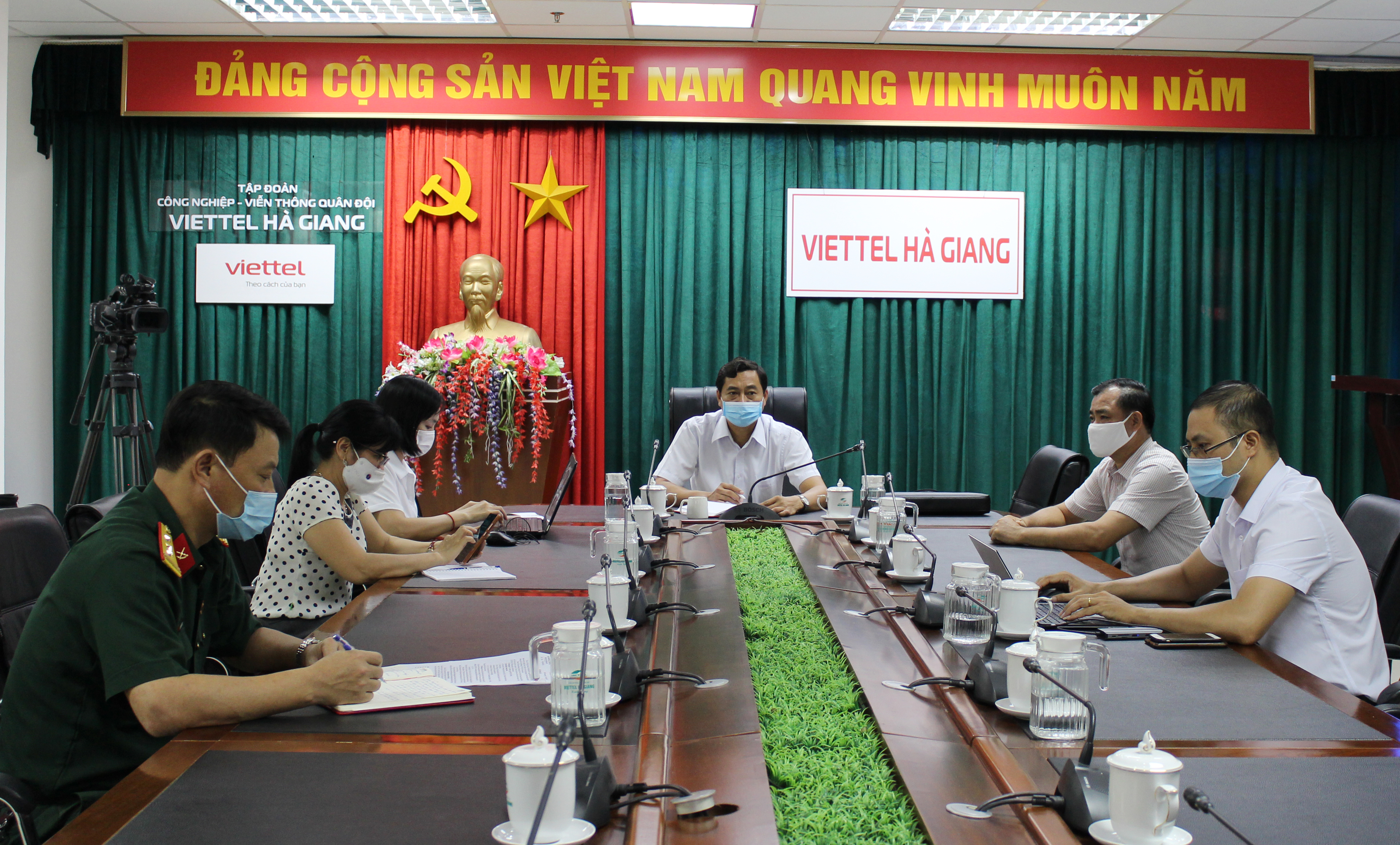 Các đại biểu tham dự Hội nghị tại điểm cầu Hà Giang