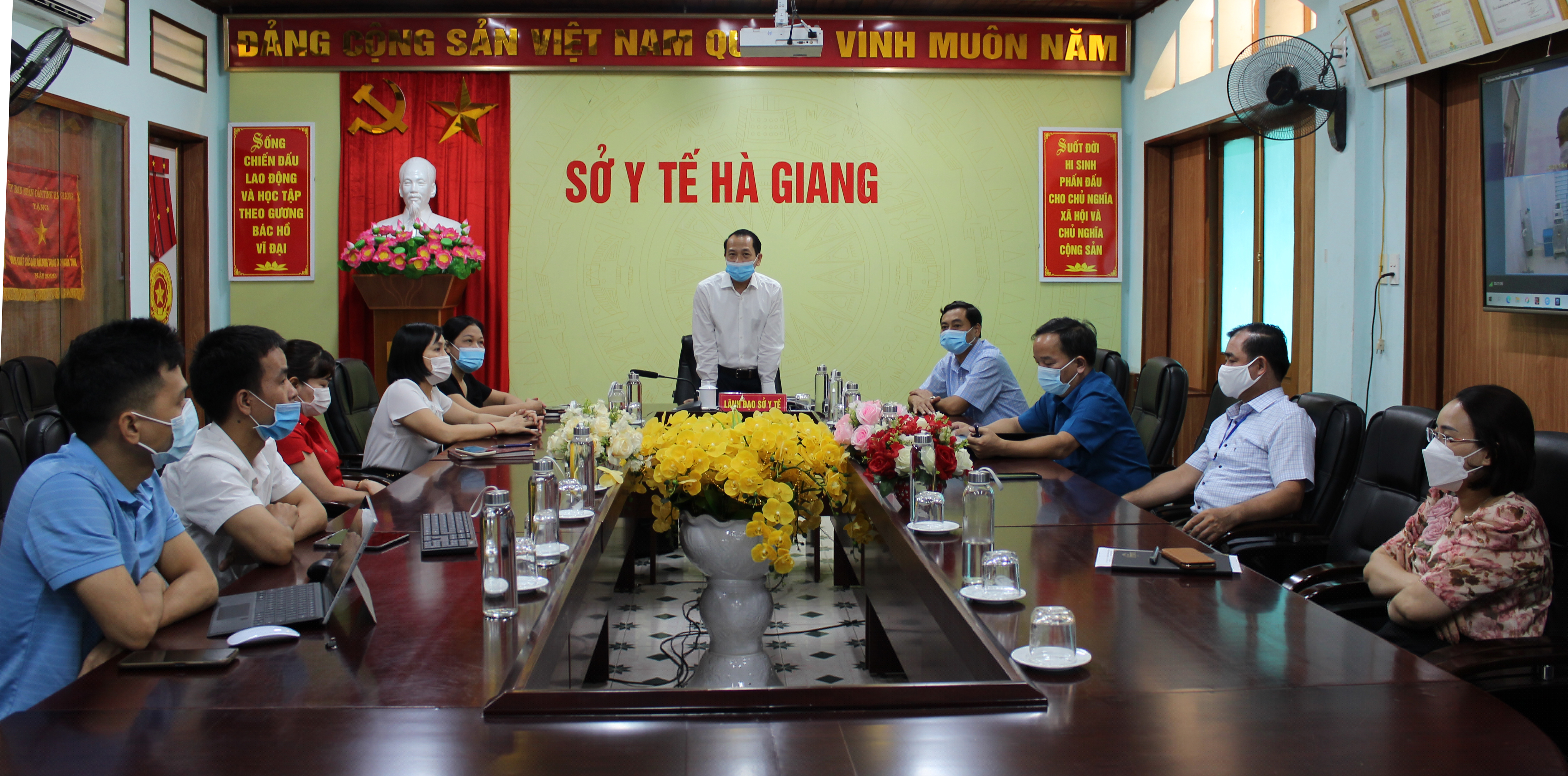 Phó Chủ tịch UBND tỉnh Trần Đức Quý phát biểu tại buổi khai trương hệ thống Tele-Health