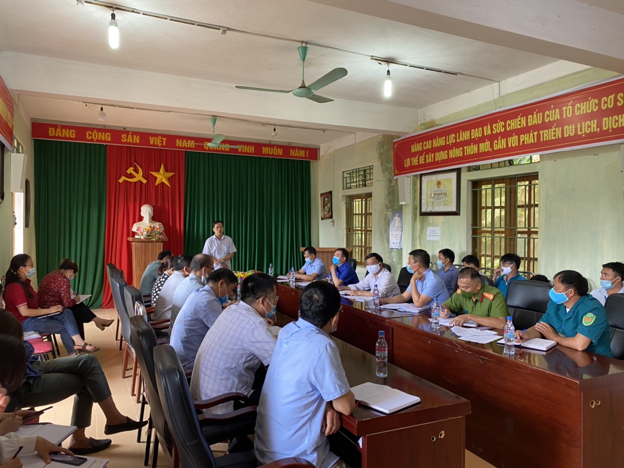 Đoàn phúc tra làm việc tại xã Ma Lé