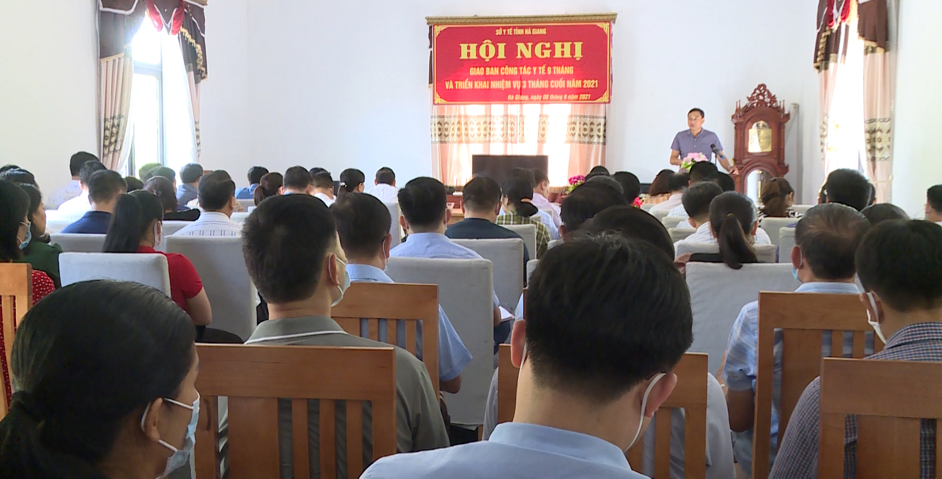 Đ/c Nguyễn Văn Giao, Quyền Giám đốc Sở Y tế phát biểu tại hội nghị