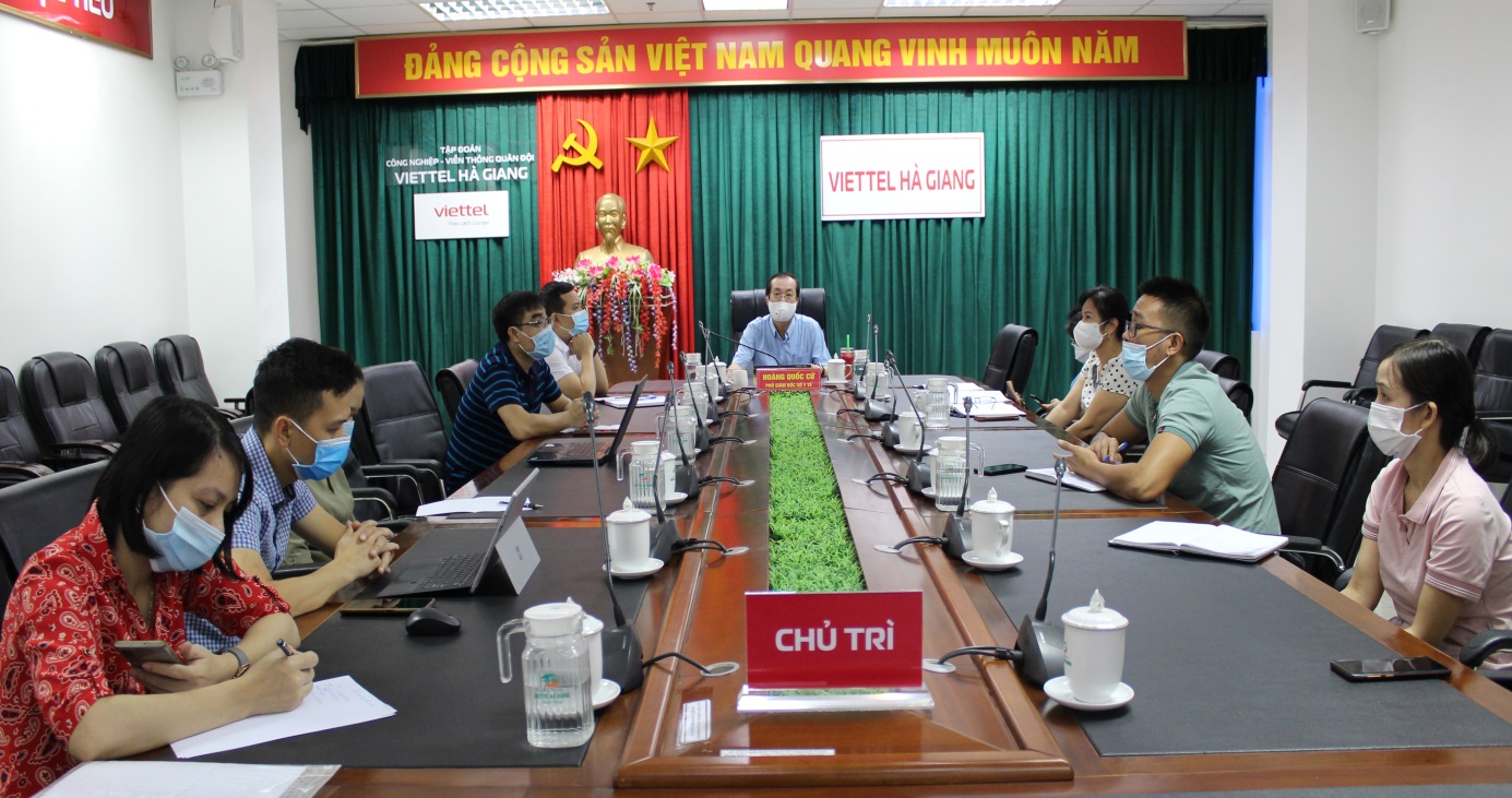 Đồng chí Hoàng Quốc Cứ, Phó Giám đốc Sở Y tế chủ trì hội nghị tại điểm cầu Hà Giang