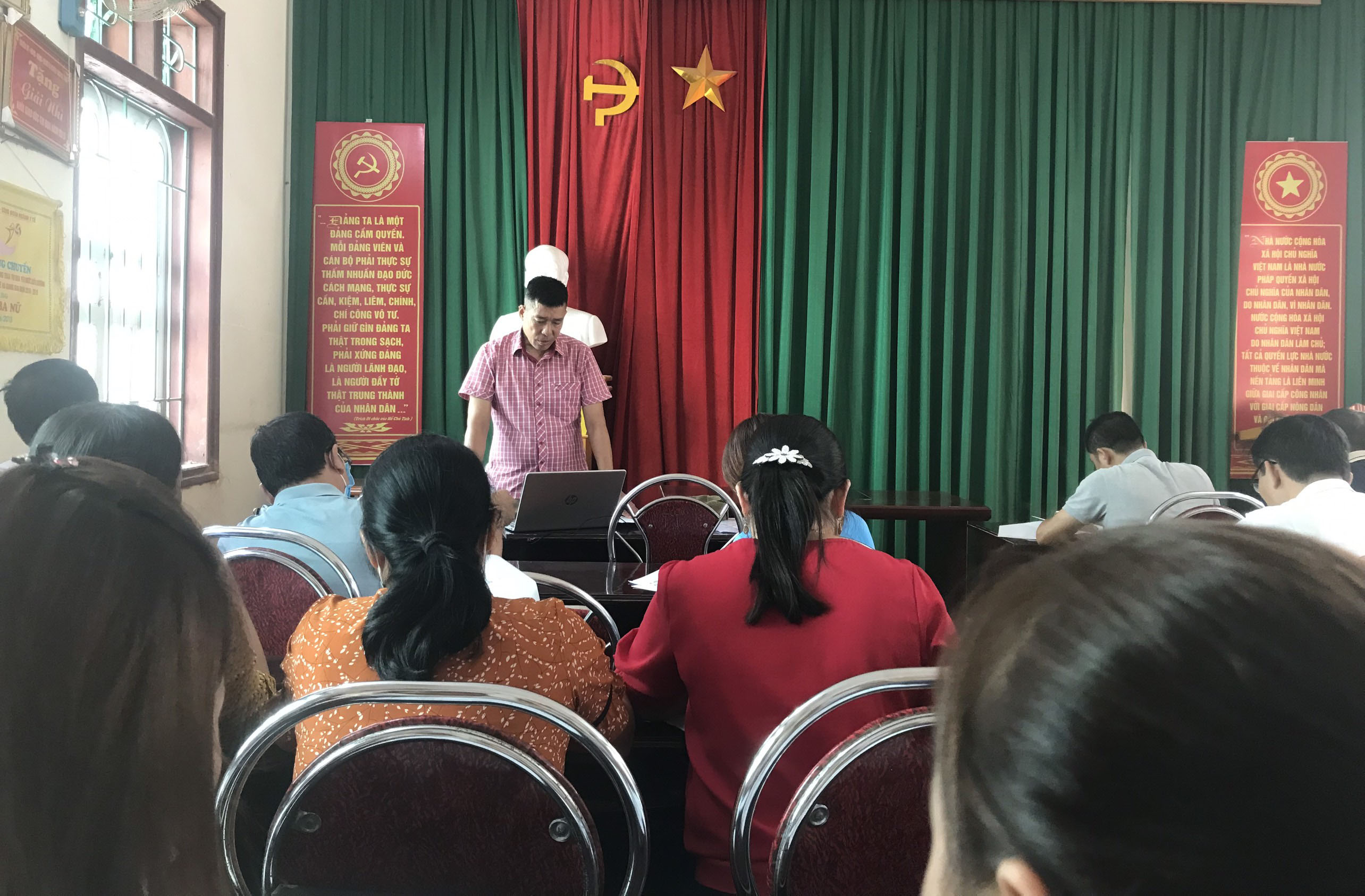 TRUNG TÂM Y TẾ ĐỒNG VĂN TẬP HUẤN HƯỚNG DẪN  LẬP HỒ SƠ LOẠI TRỪ SỐT RÉT CỦA HUYỆN, XÃ NĂM 2022