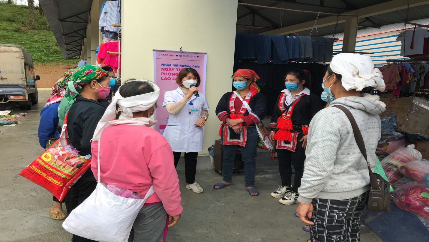 Truyền thông trực tiếp phòng chống bệnh Lao tại chợ phiên xã Tân Nam, Quang Bình