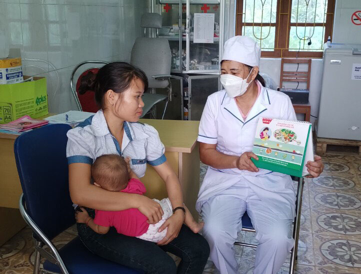 Trung tâm Y tế huyện Quang Bình điều tra, giám sát đánh giá tình trạng dinh dưỡng cho trẻ em dưới 5 tuổi