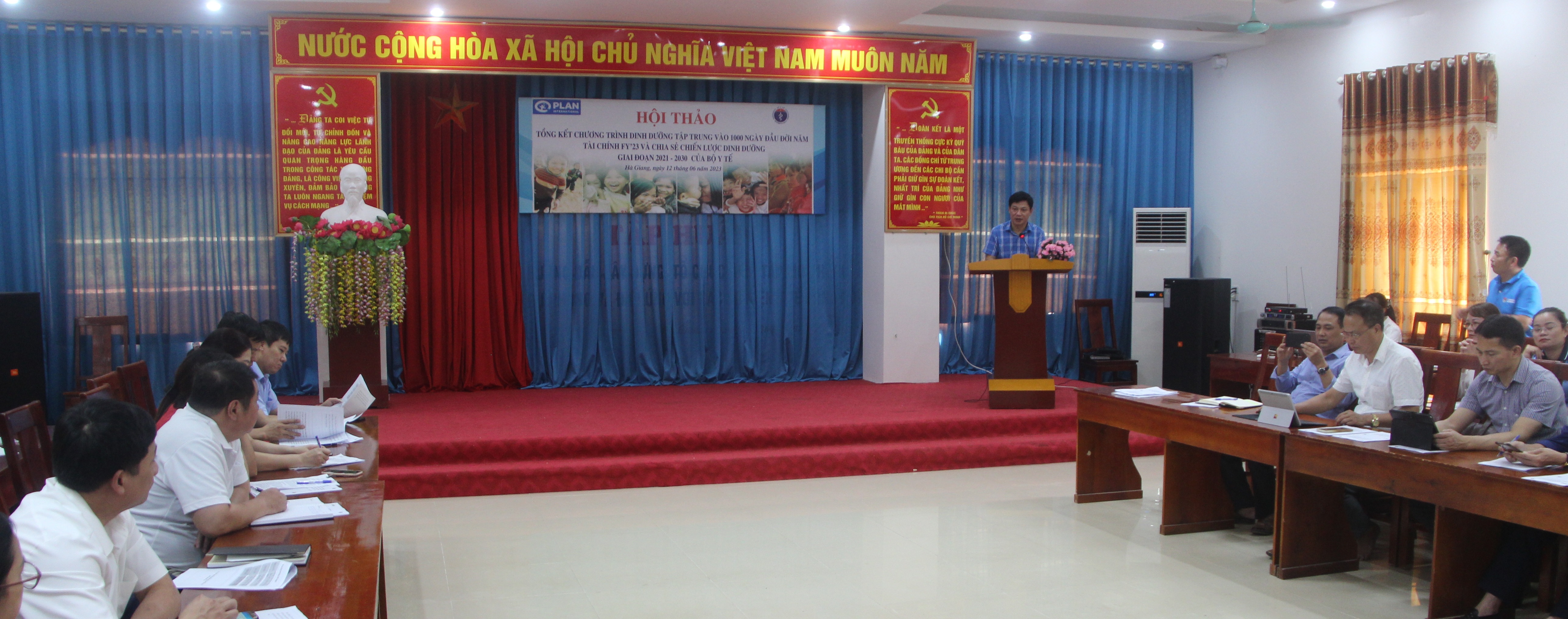 Đ/c Vũ Hùng Vương, Phó Giám đốc Sở Y tế phát biểu tại Hội thảo