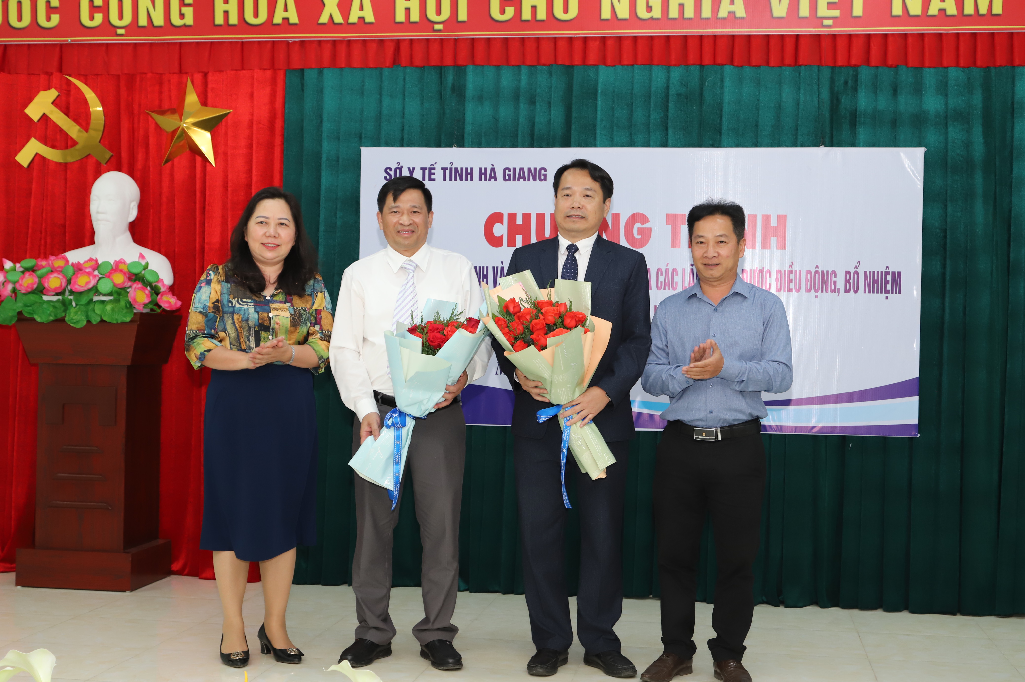 Bàn giao nhiệm vụ lãnh đạo Bệnh viện đa khoa huyện Mèo Vạc