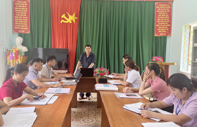 : Đồng chí Nguyễn Văn Phong, Phó Giám đốc Trung tâm Y tế, trưởng đoàn công tác số 02 phát biểu tại buổi kiểm tra