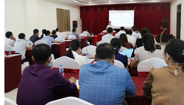 Giảng viên Viện vệ sinh dịch tễ Trung ương trao đổi các nội dung tại lới tập huấn
