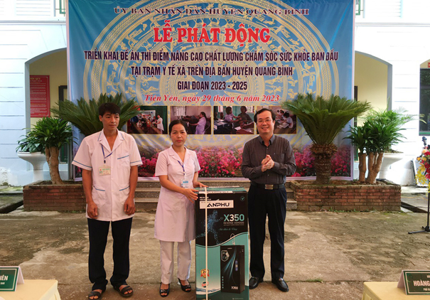 QUANG BÌNH TỔ CHỨC LỄ PHÁT ĐỘNG ĐỀ ÁN THÍ ĐIỂM NÂNG CAO CHẤT LƯỢNG CSSK BAN ĐẦU TẠI TRẠM Y TẾ