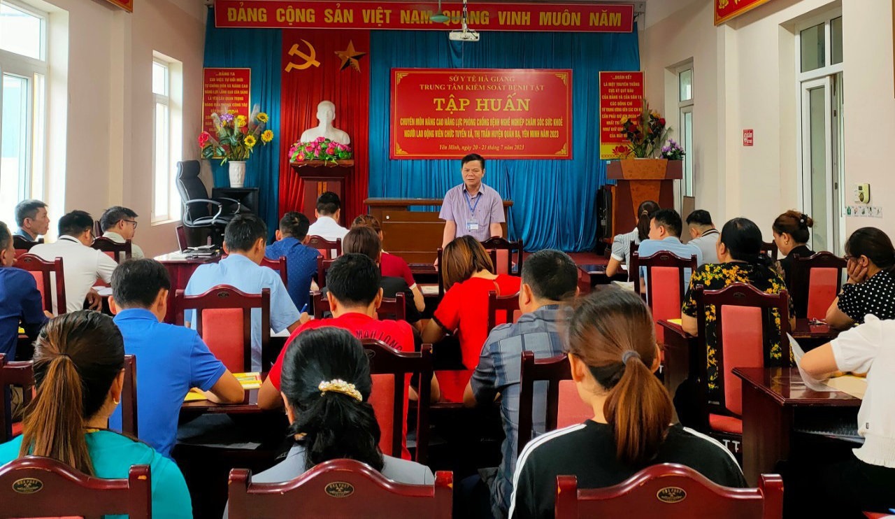 TẬP HUẤN CHUYÊN MÔN NÂNG CAO NĂNG LỰC PHÒNG, CHỐNG BỆNH NGHỀ NGHIỆP, CHĂM SÓC SỨC KHOẺ NGƯỜI LAO ĐỘNG CHO VIÊN CHỨC TUYẾN XÃ, THỊ TRẤN HUYỆN YÊN MINH, QUẢN BẠ NĂM 2023