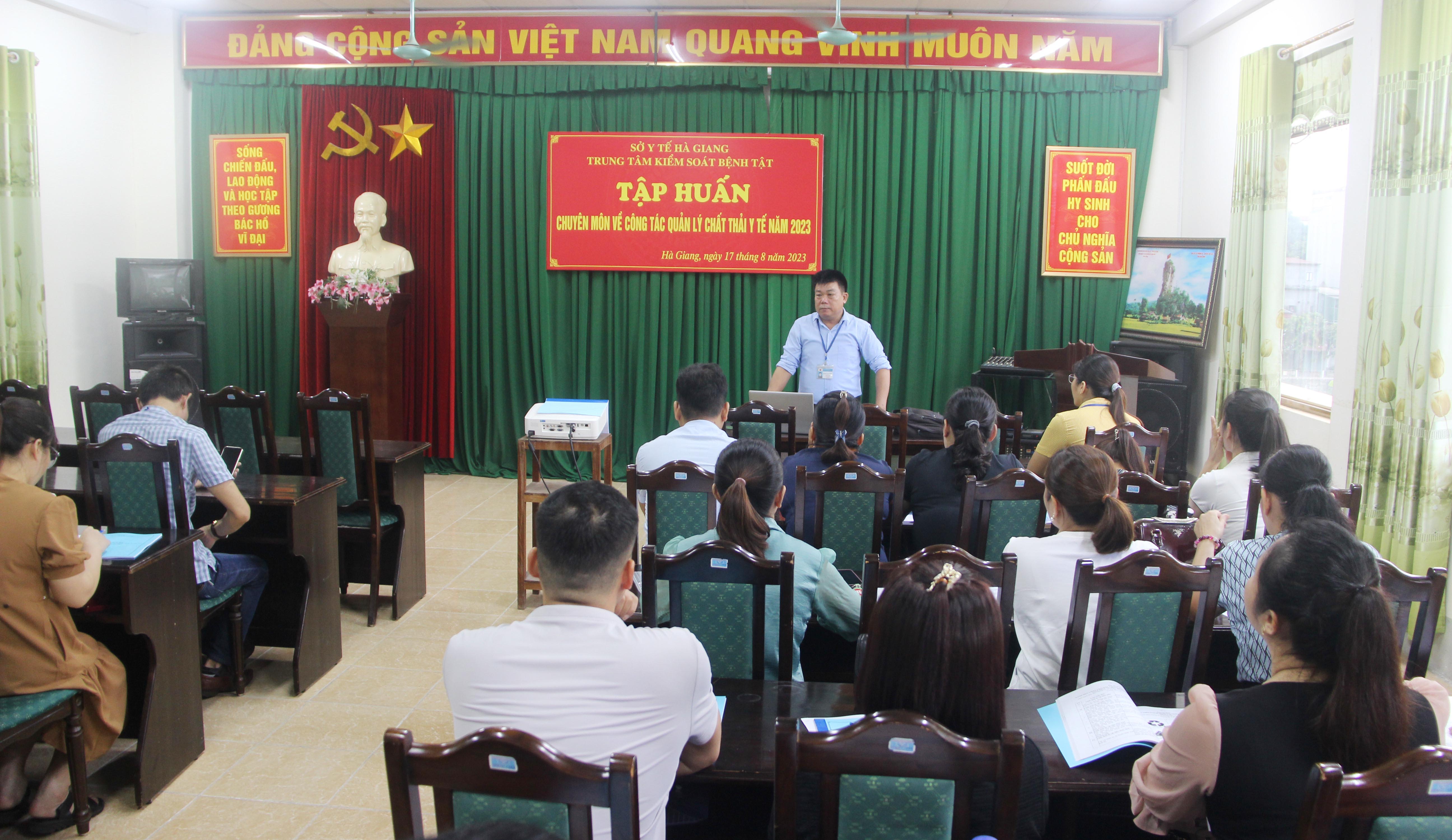 Tập huấn chuyên môn về công tác quản lý chất thải y tế năm 2023