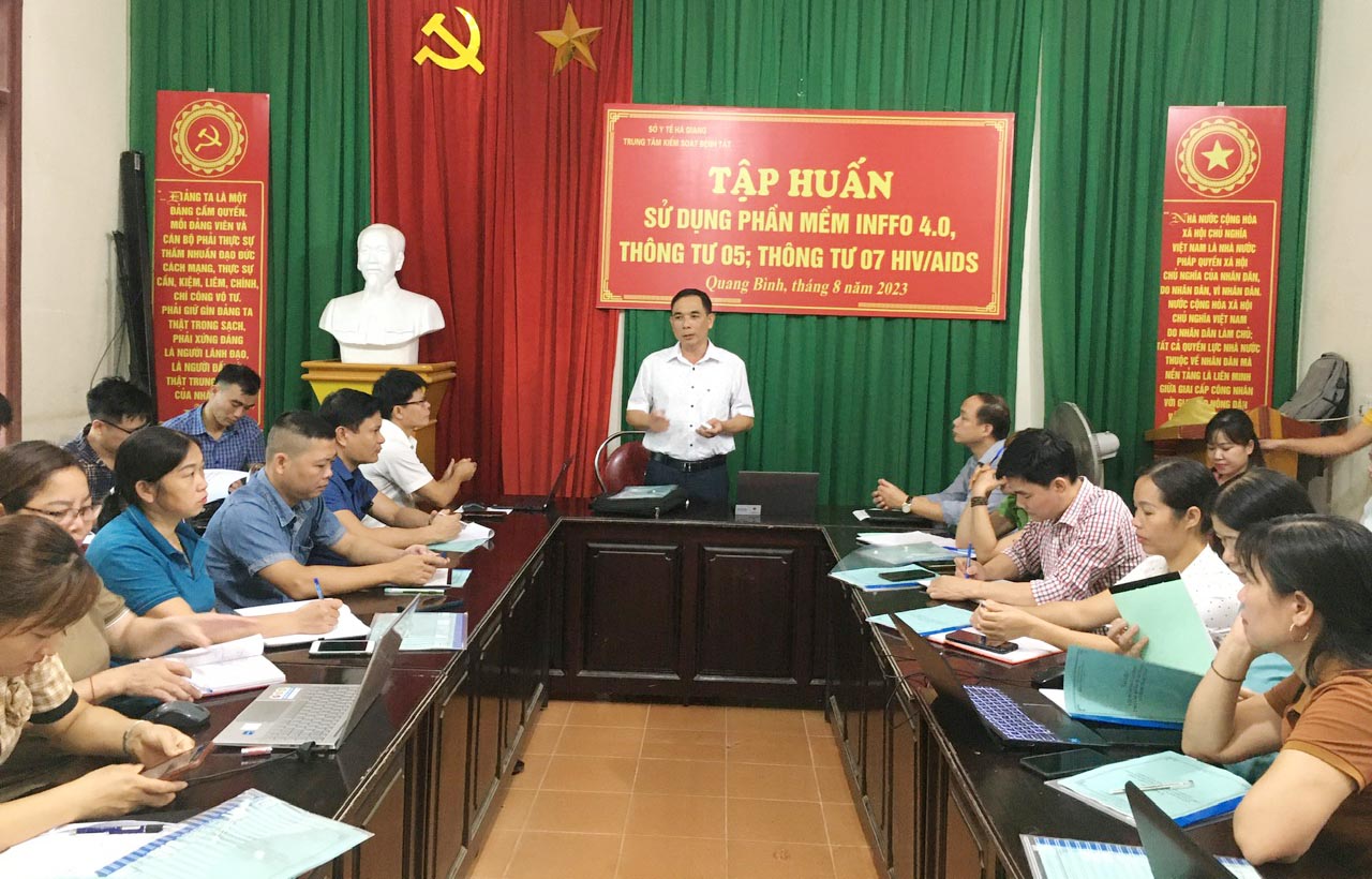 Quang Bình tập huấn sử dụng hệ thống thông tin quản lý người nhiễm HIV/AIDS - HIV INFO 4.0