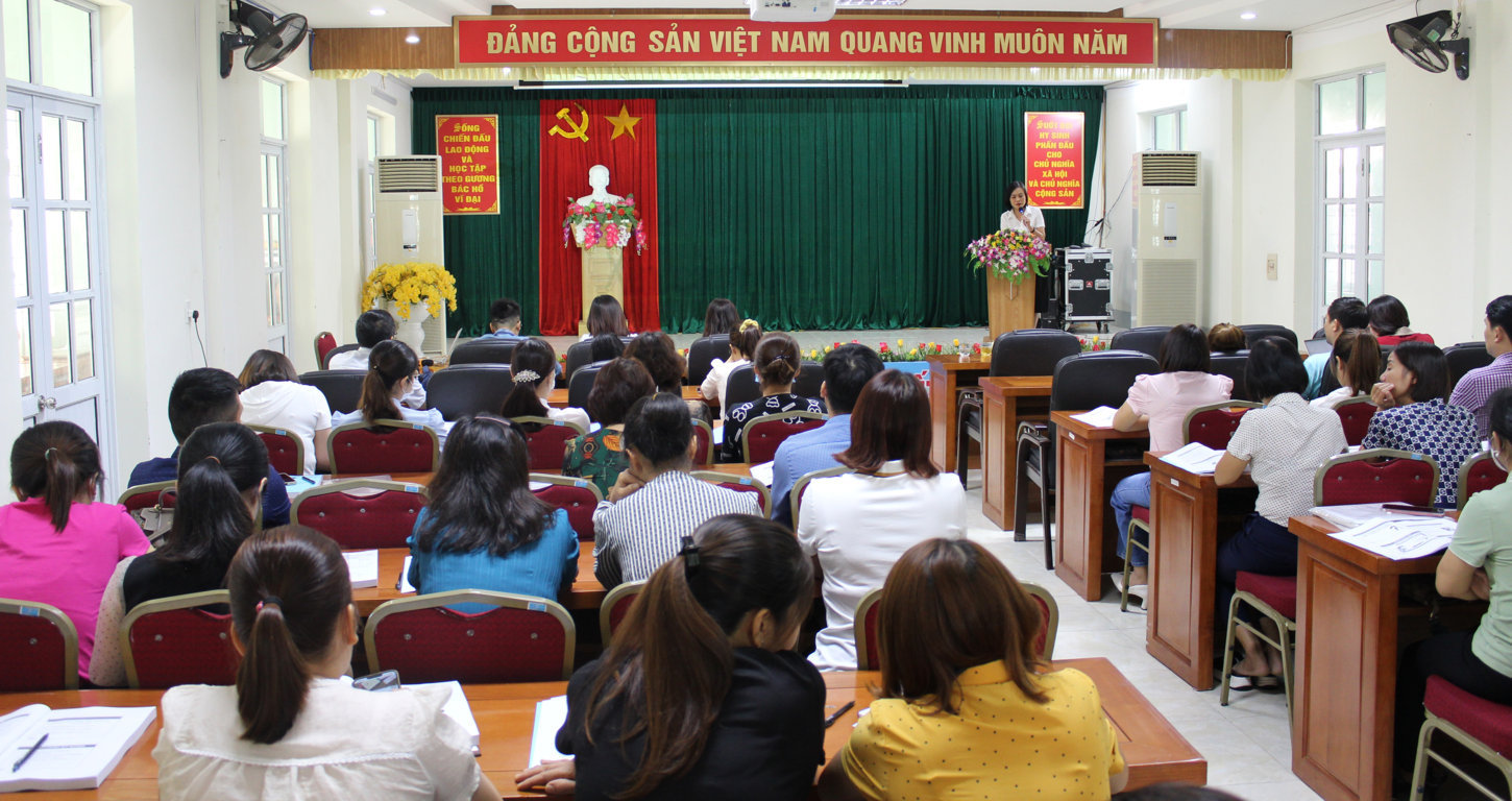 Đ.c  Đỗ Thị Mỹ, Phó Giám đốc Sở Y tế phát biểu tại khóa đào tạo hệ thống quản lý chất lượng xét nghiệm