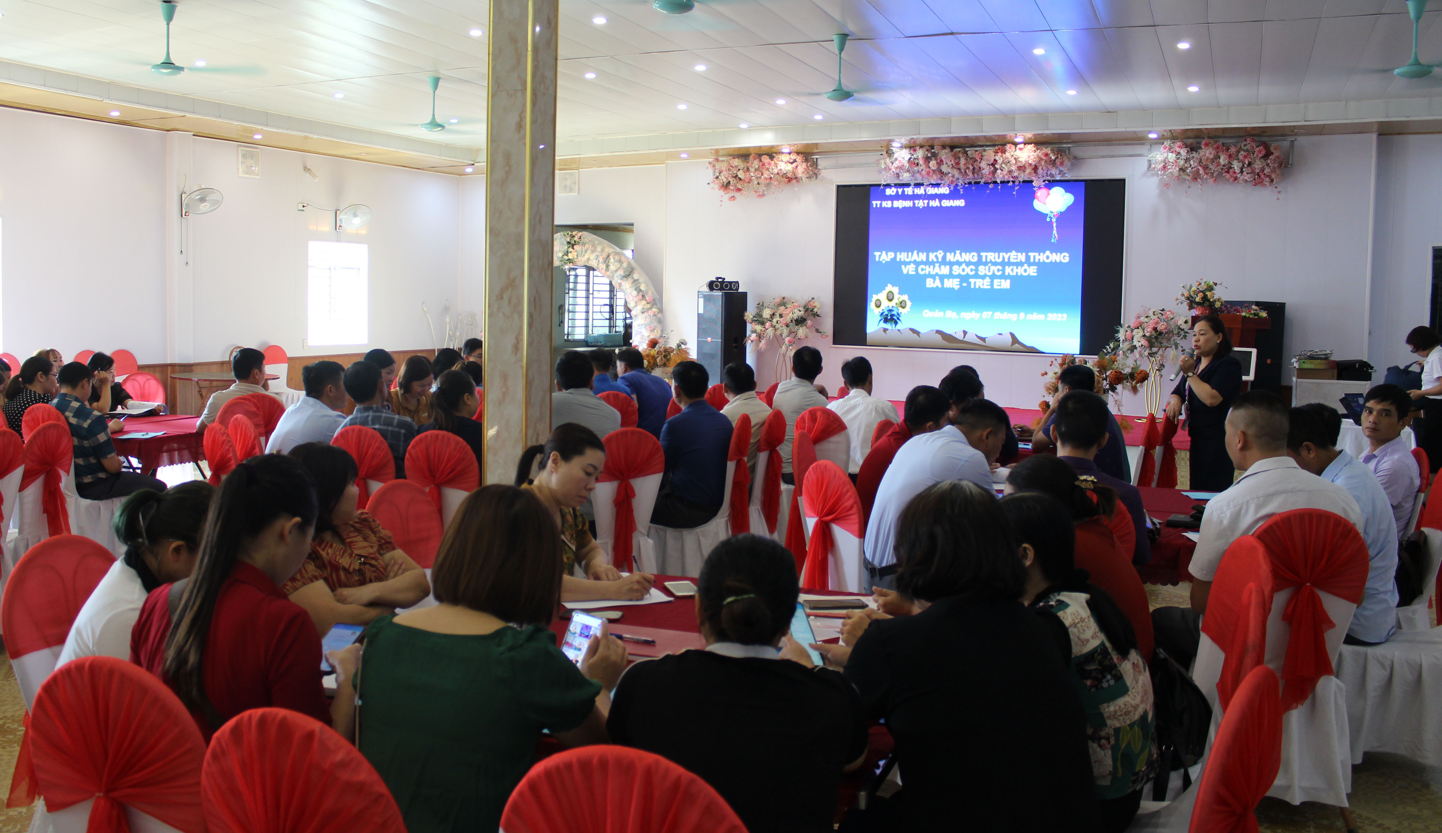 Trung tâm Kiểm soát bệnh tật Tập huấn truyền thông  chăm sóc sức khỏe bà mẹ - Trẻ em năm 2023