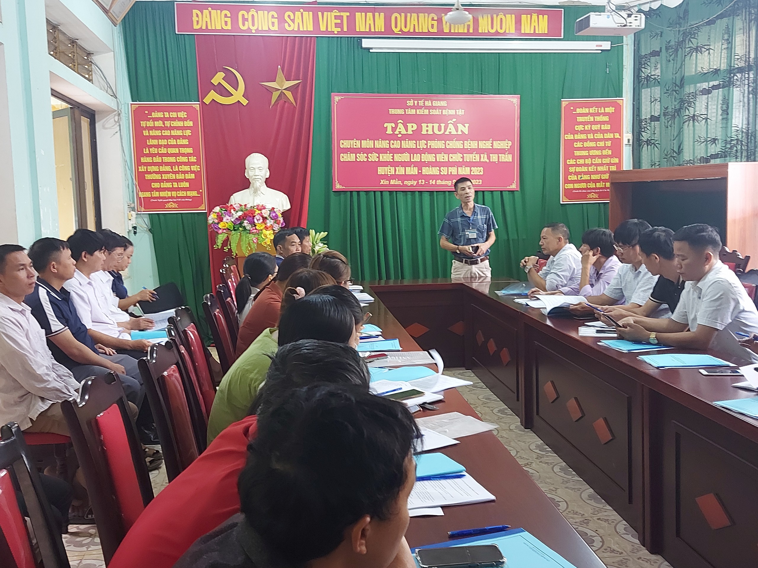 Tập huấn nâng cao năng lực phòng chống bệnh nghề nghiệp, chăm sóc sức khỏe người lao động