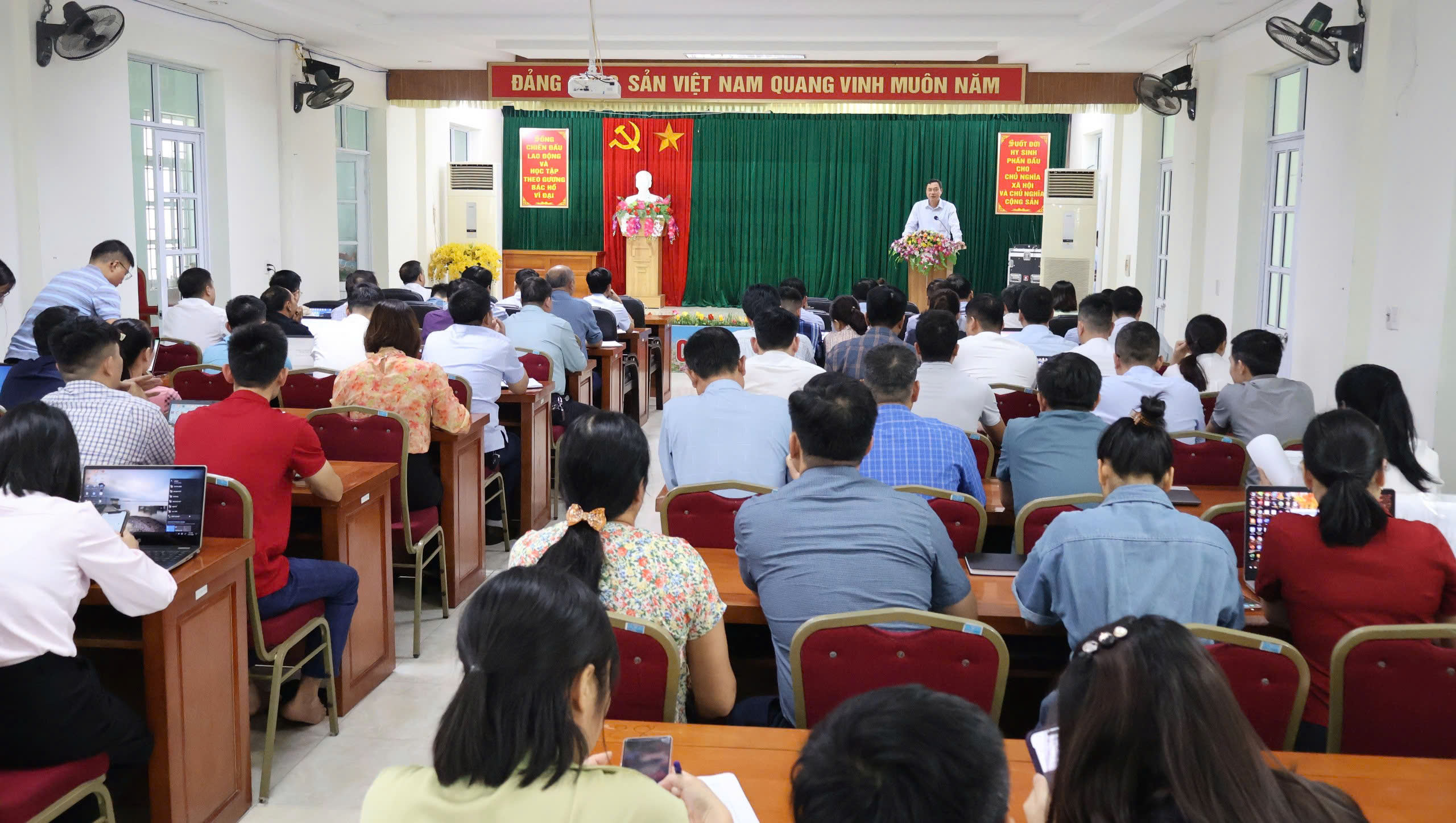 Đồng chí Nguyễn Văn Giao, Giám đốc Sở Y tế phát biểu kết luận tại Hội nghị	