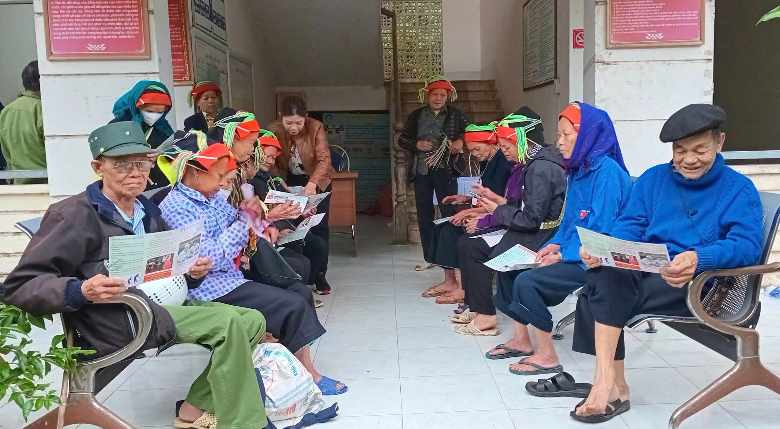 Vị Xuyên tổ chức Chiến dịch Truyền thông, lồng ghép khám sàng lọc  một số bệnh thường gặp ở người cao tuổi