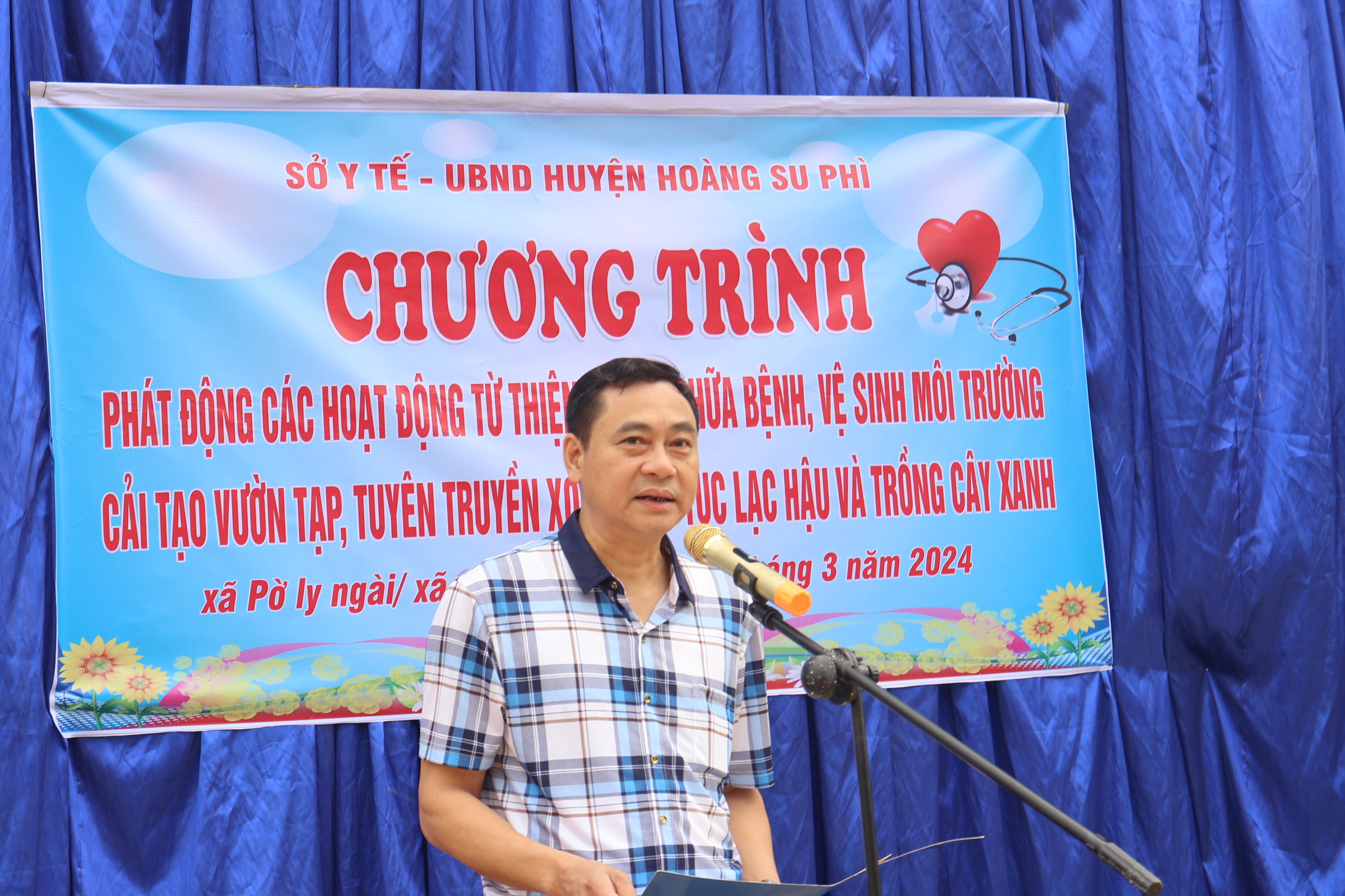 Đồng chí Nguyễn Văn Giao- Giám đốc Sở Y tế phát biểu tại lễ phát động