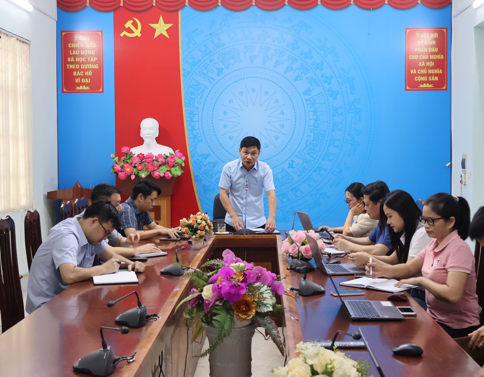 hội nghị trực tuyến Sơ kết đánh giá kết quả triển khai nền tảng Y tế cơ sở V20 và nền tảng hồ sơ sức khỏe điện tử trong triển khai các nhiệm vụ của Đề án 06
