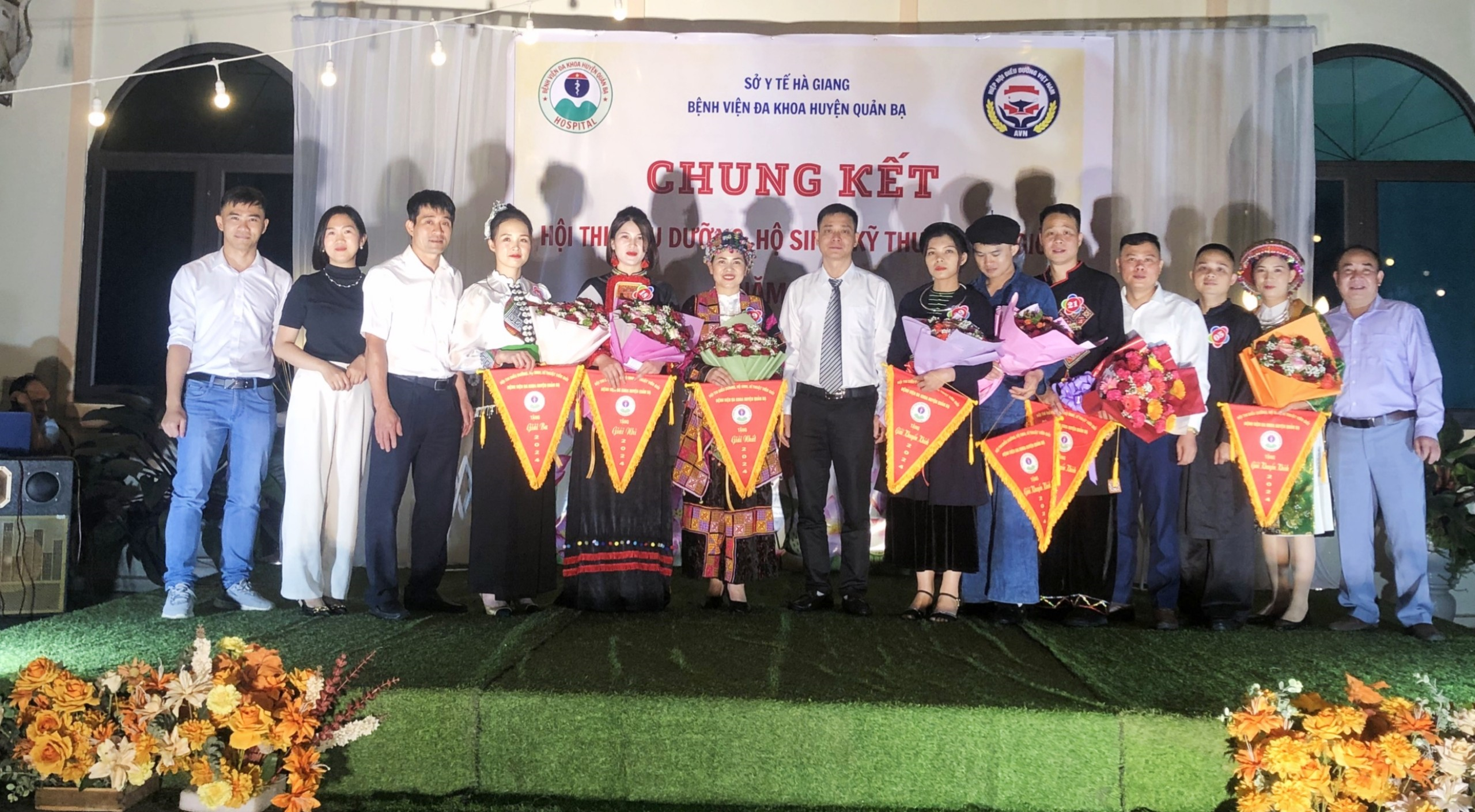 BSCKII Vũ Văn Giang- Bí thư chi bộ, Giám đốc bệnh viện, Trưởng Ban Tổ chức hội thi .
Hội thi diễn ra nghiêm túc, công bằng, đảm bảo chất lượng. 39 thí sinh tham gia hội thi với tinh thần nghiêm túc học hỏi, trau dồi kiến thức đã đạt được kết quả tốt